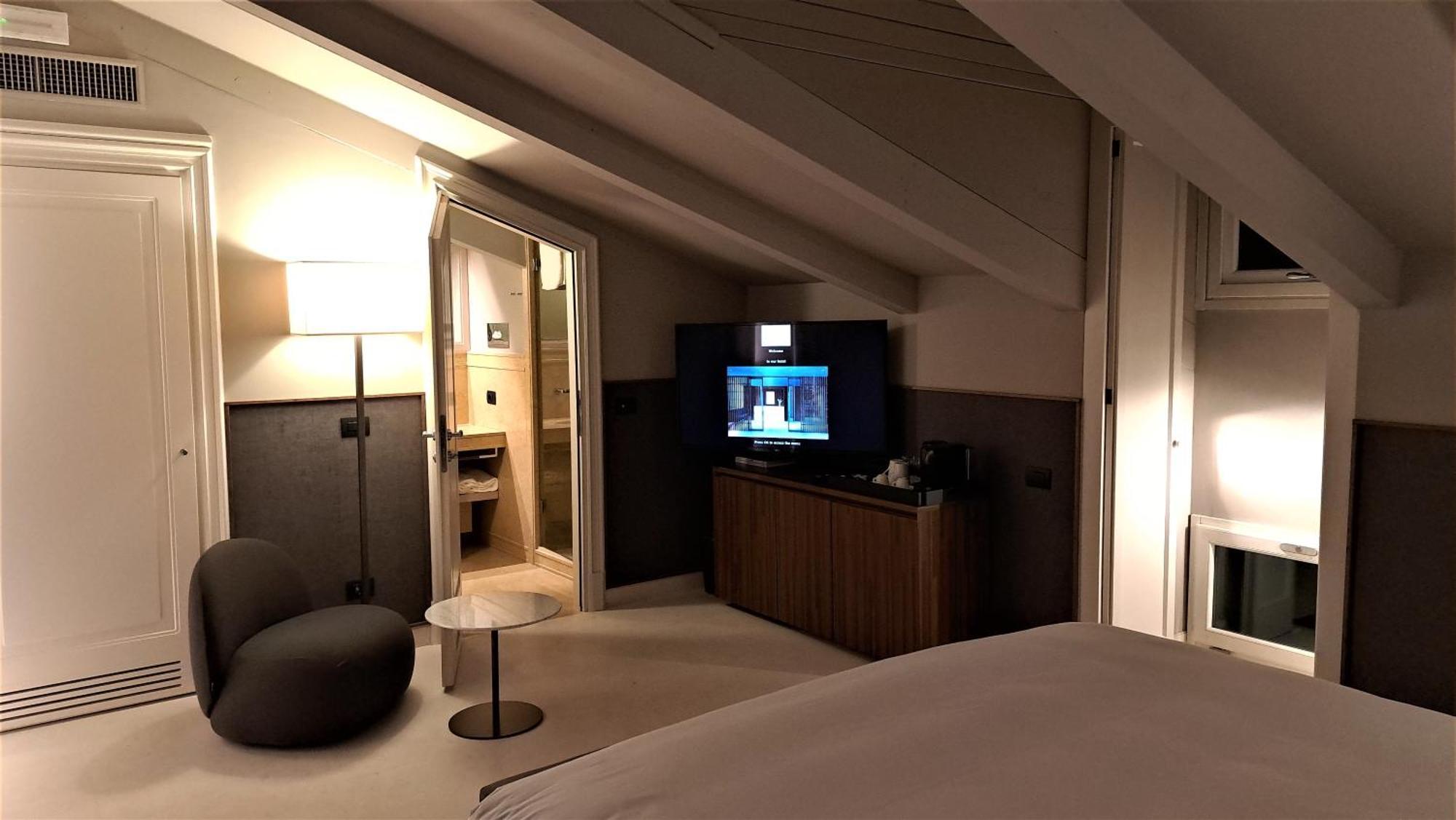 Junior Suite,1525023109:JPEG