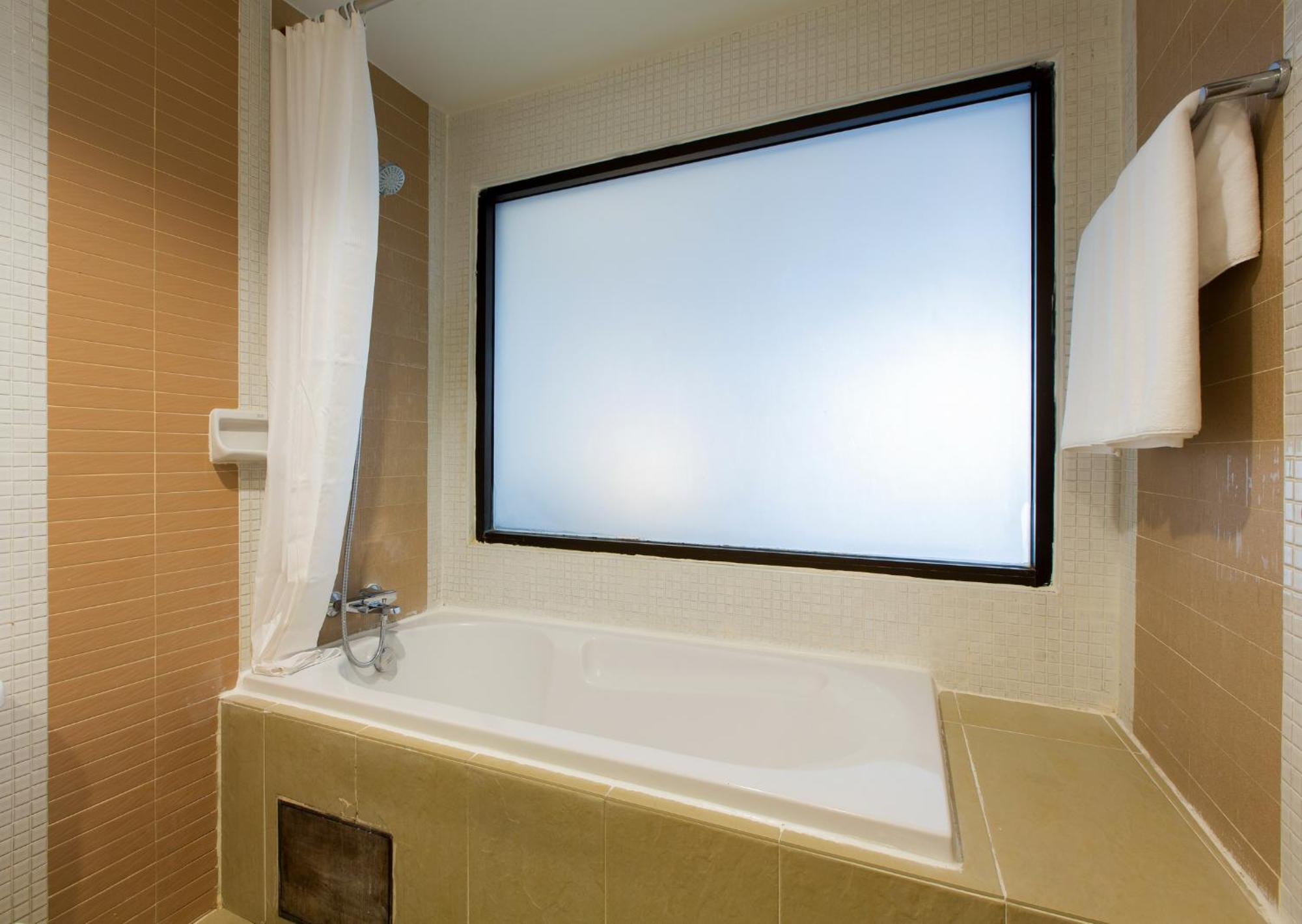 Deluxe Double or Twin Room Tropical Wing