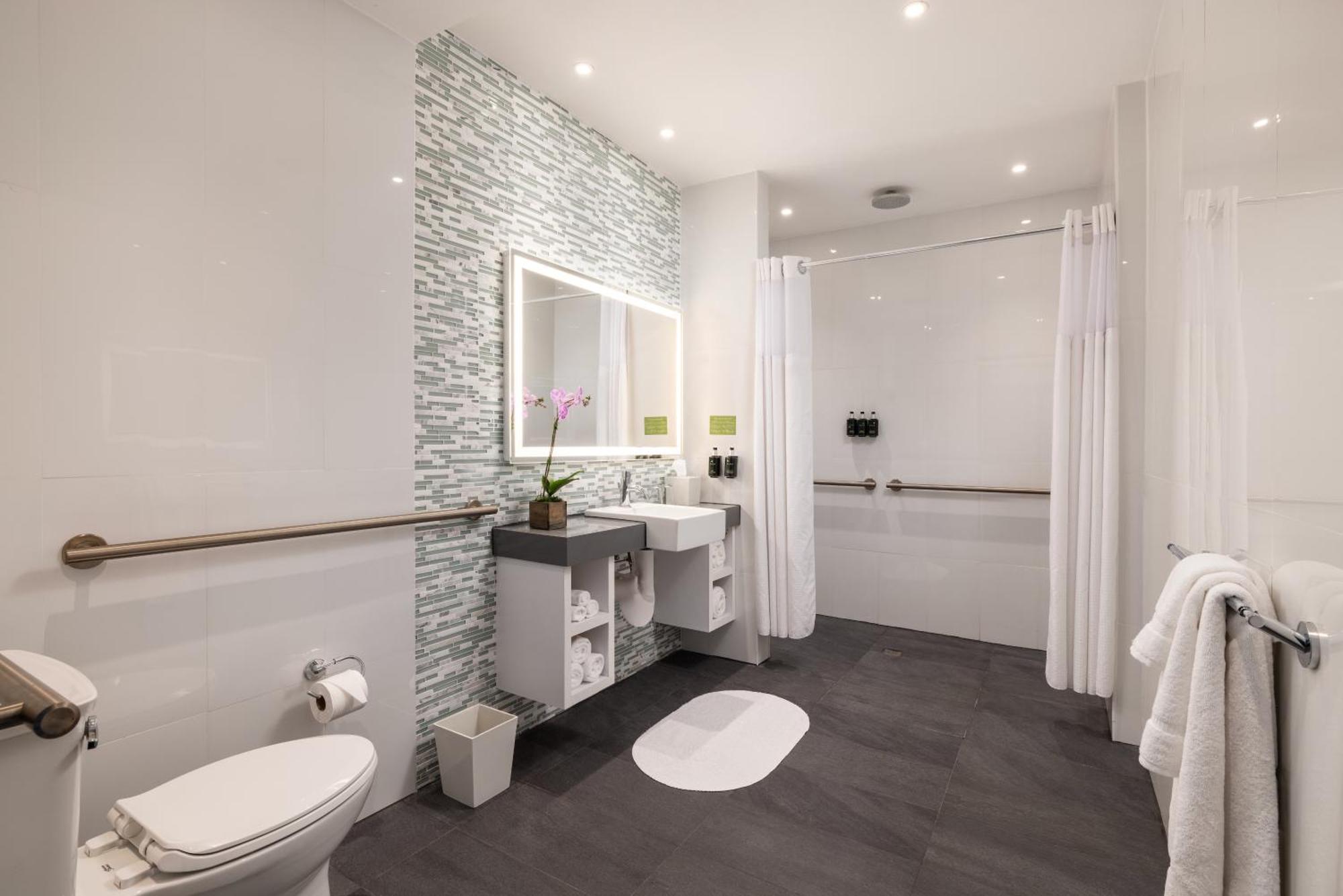 Junior Suite con Balcone - Accessibile a Persone con Disabilità