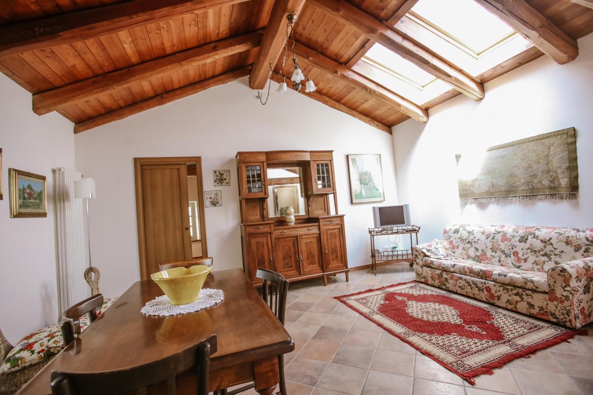 Appartamento con 2 Camere da Letto e Balcone