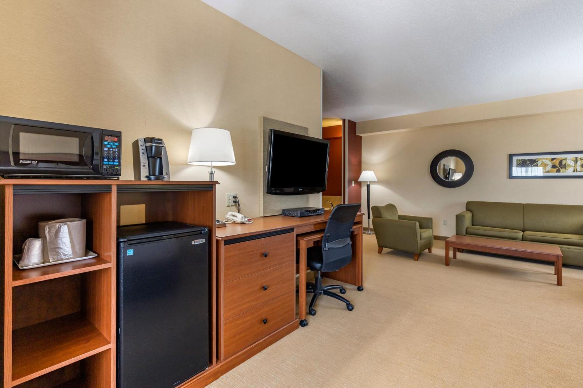 King Suite with Sofa Bed - Non-Smoking