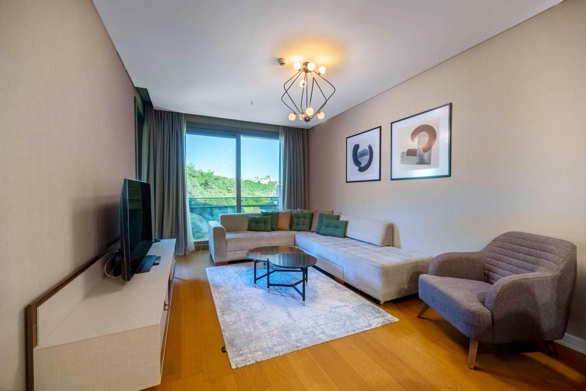 One-Bedroom Apartment