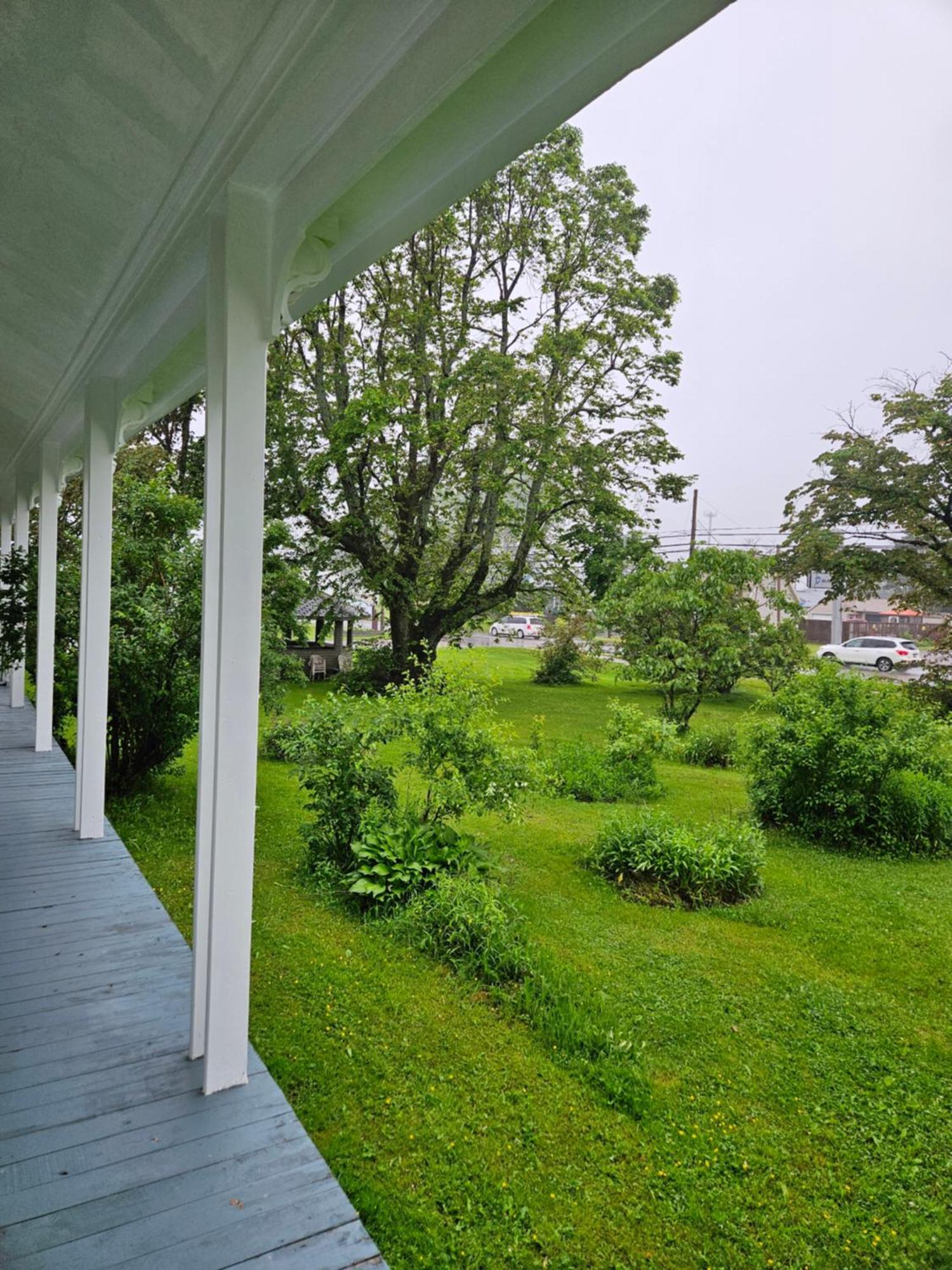 Suite with Garden View