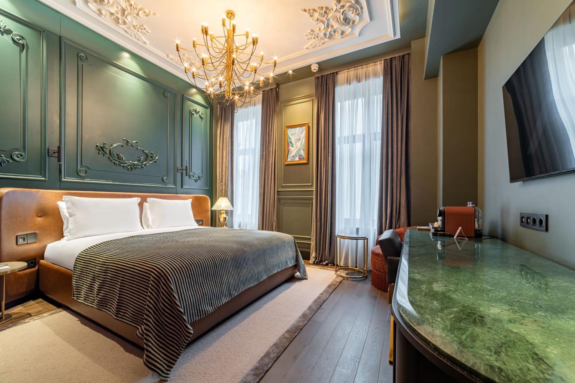 Deluxe Double Room with City View
