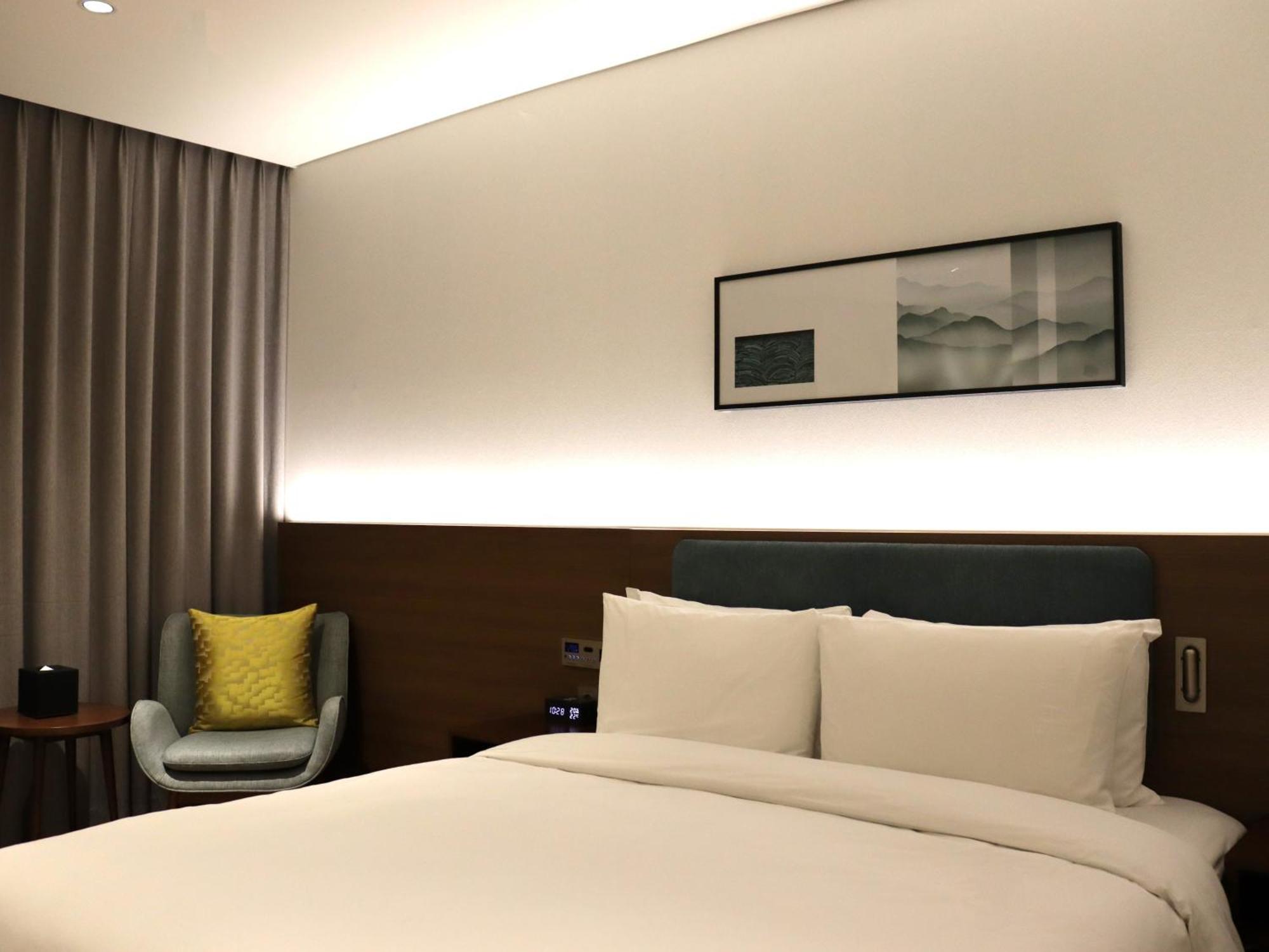 King Guest Room