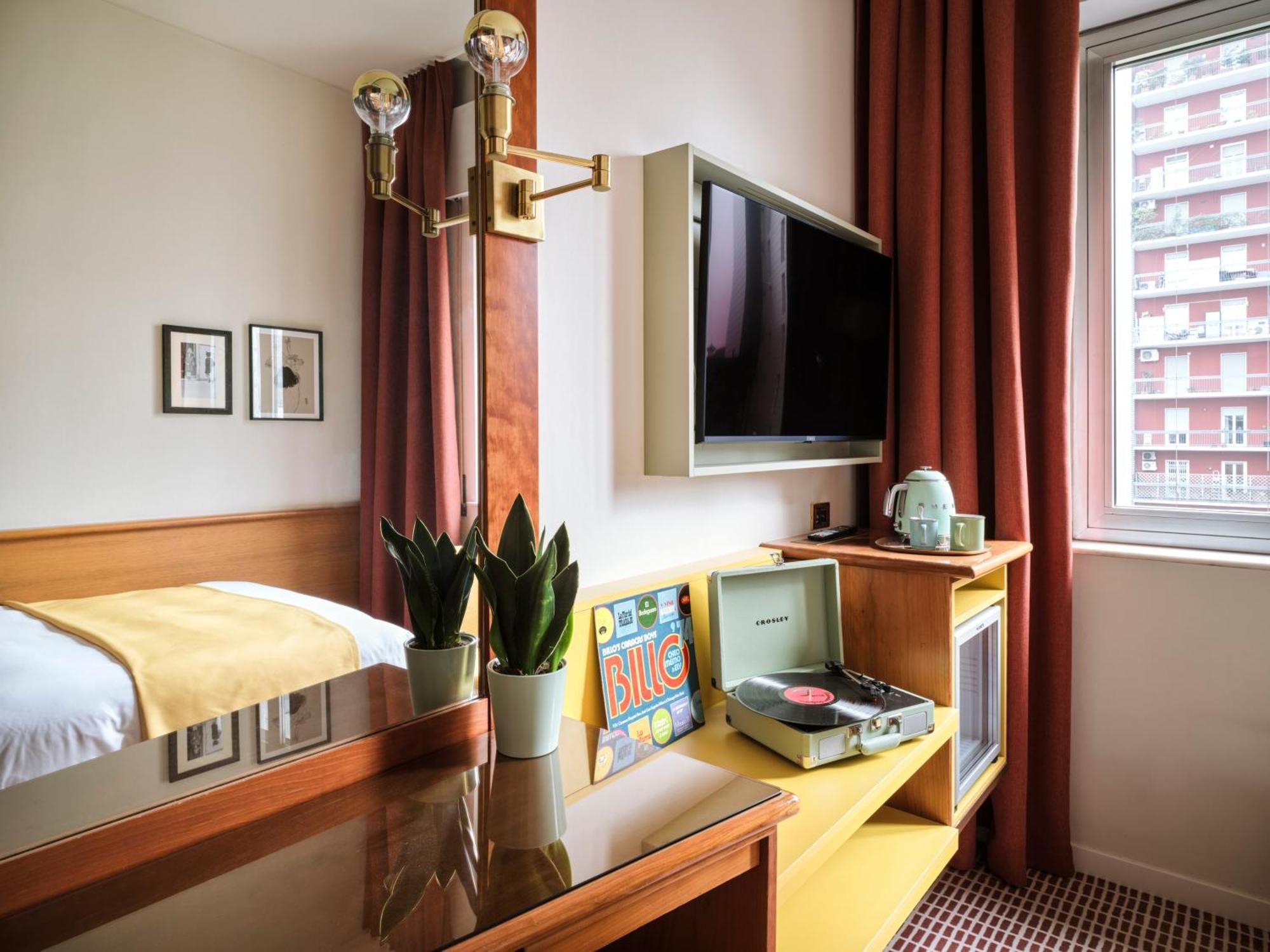 Family Room,1534447048:JPEG