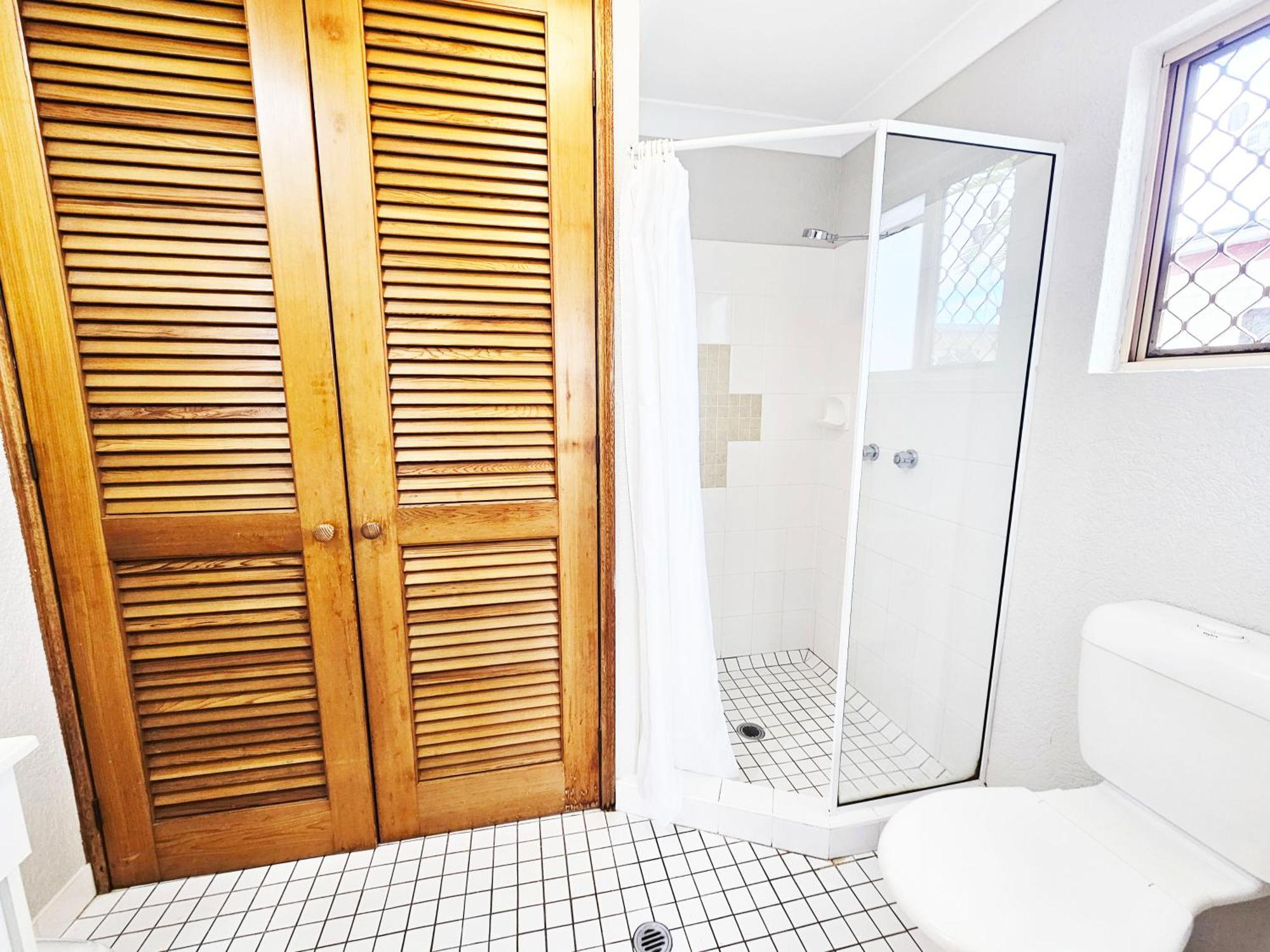 Deluxe One-Bedroom Apartment