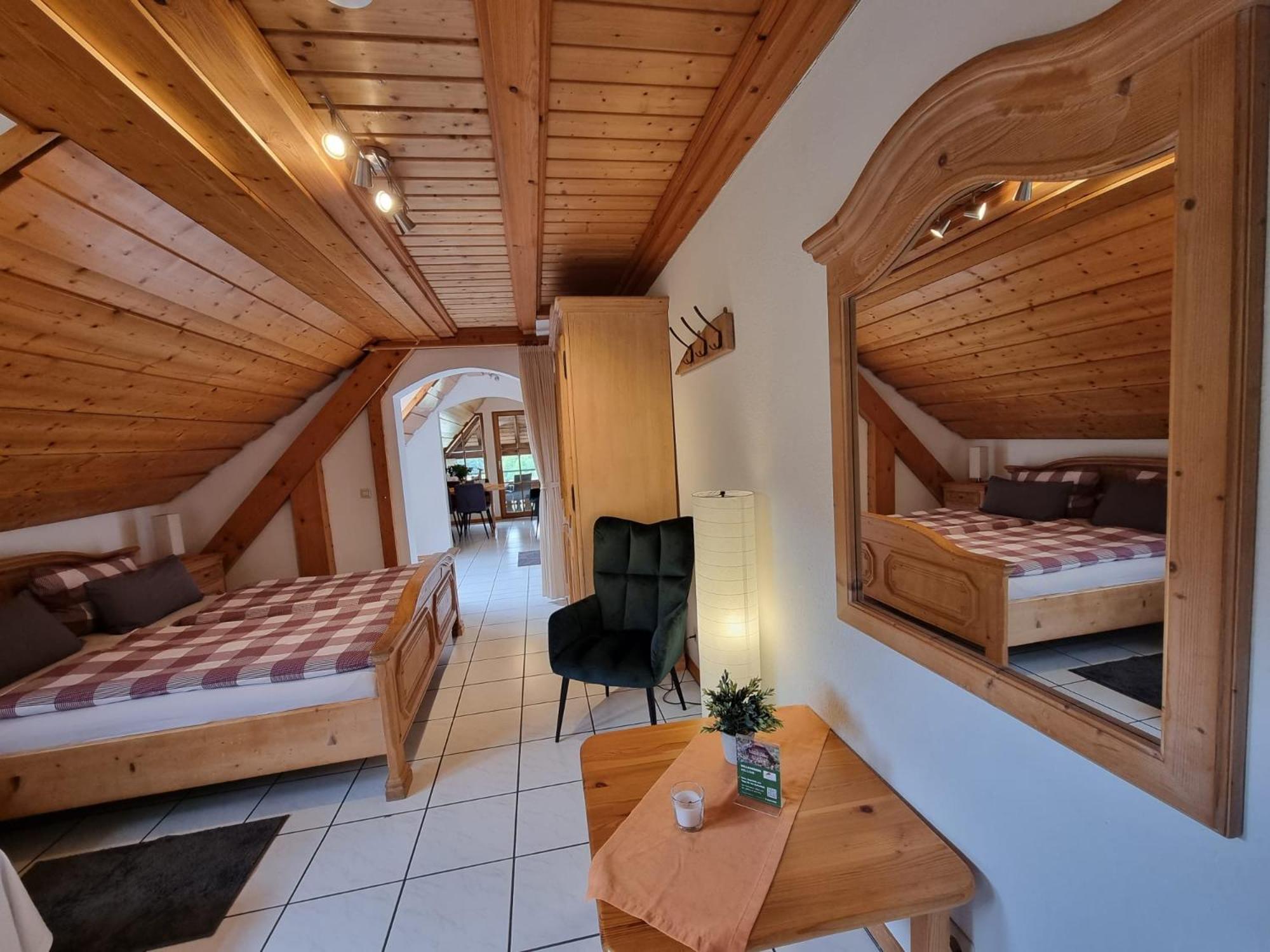 Dachgeschoss Apartment E10