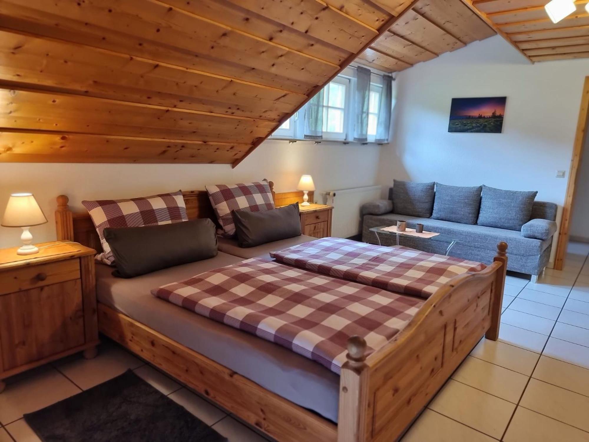 One-Bedroom Apartment E11