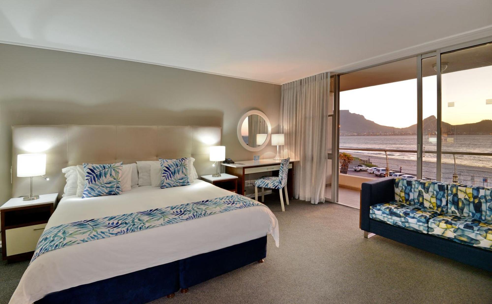 Tweepersoonskamer met Kingsize Bed of 2 Aparte Bedden en Uitzicht op Zee