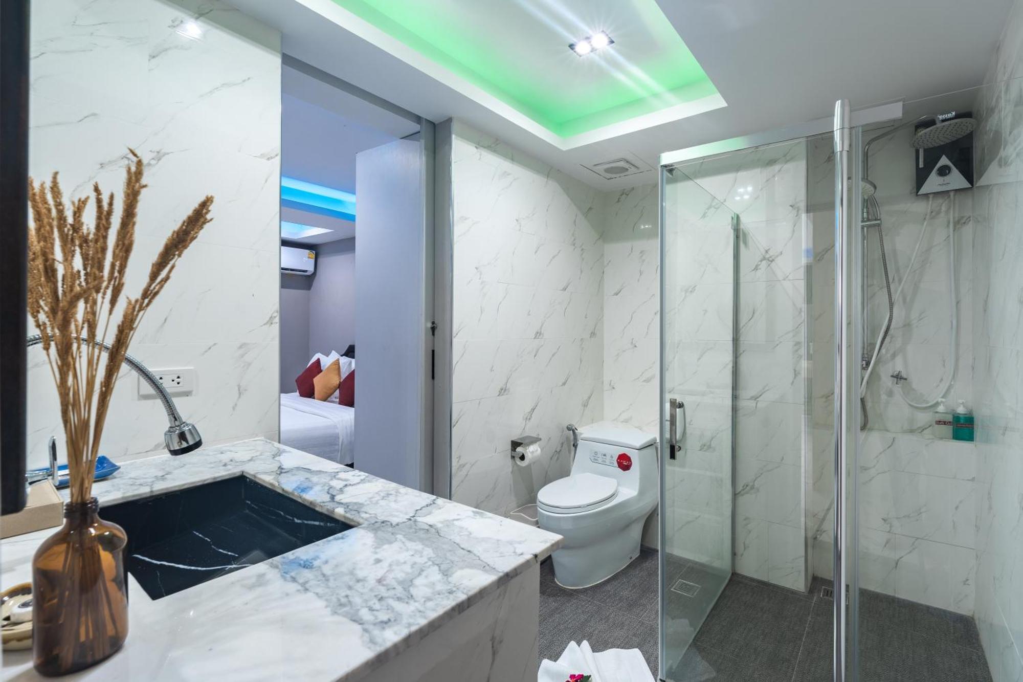 Three-Bedroom Apartment with Ocean View