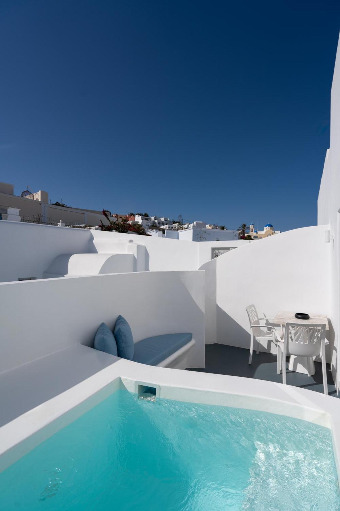 Premium Cave Suite mit Whirlpool im Freien