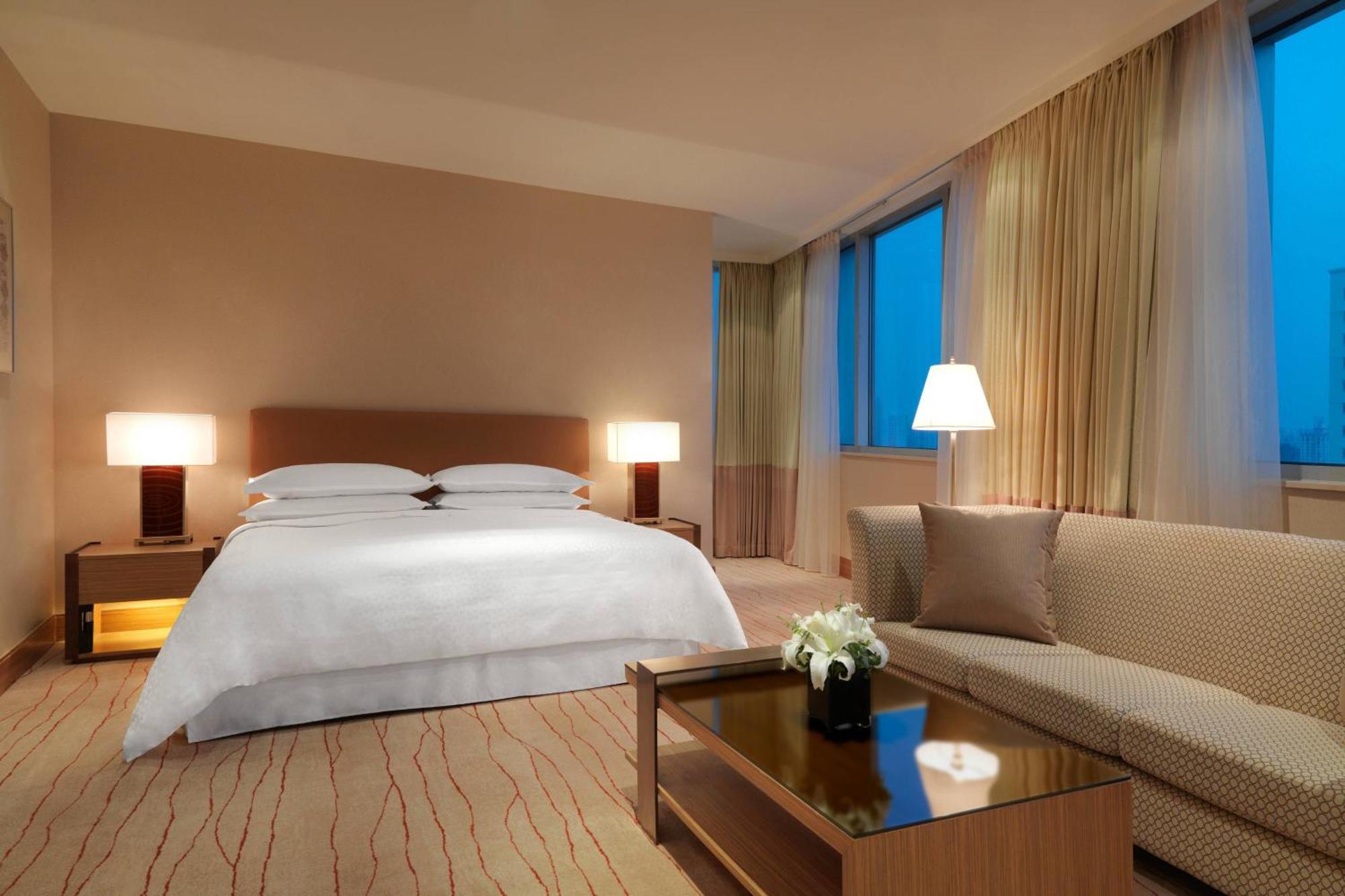 Superior deluxe king bed room