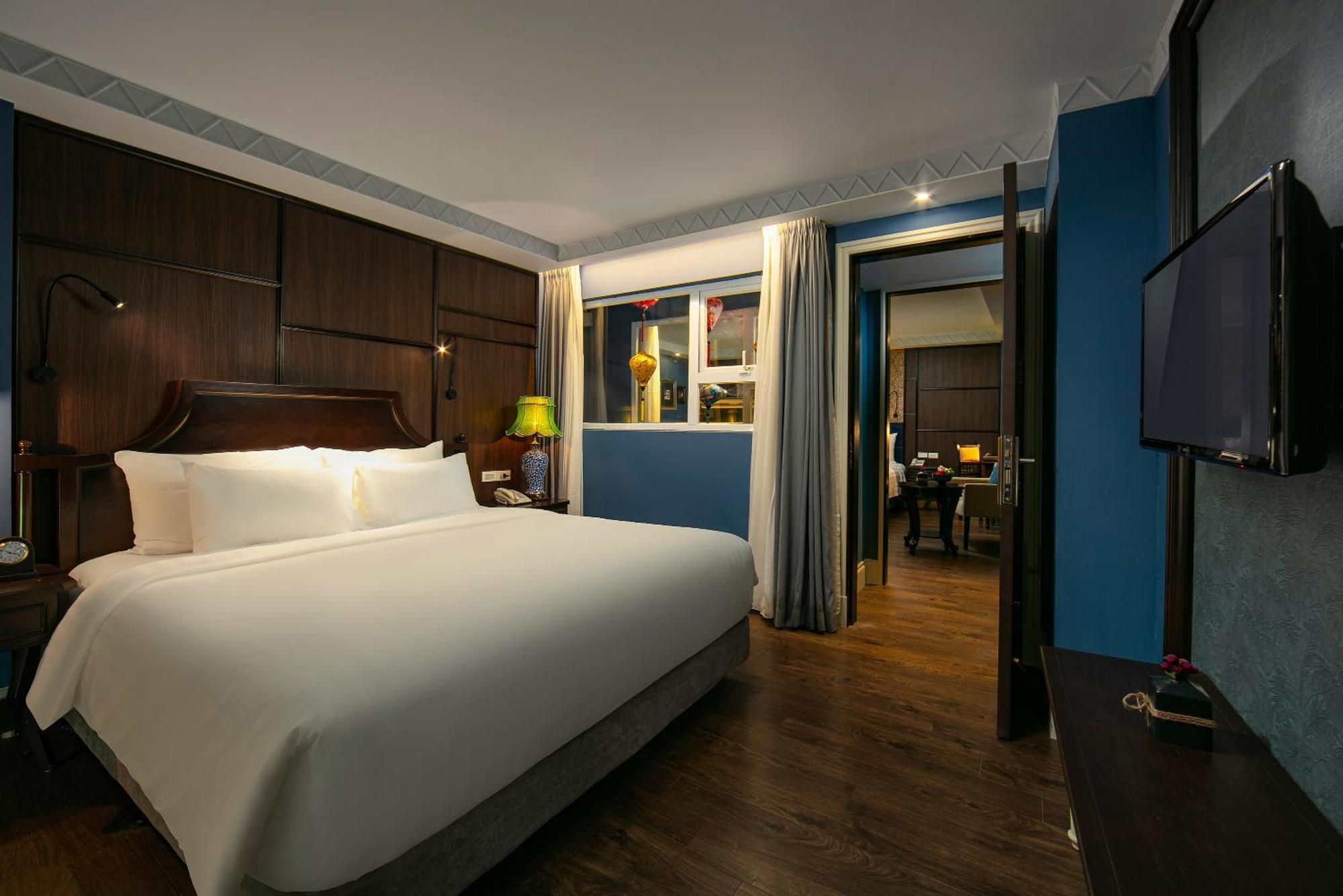 Deluxe Connecting Room