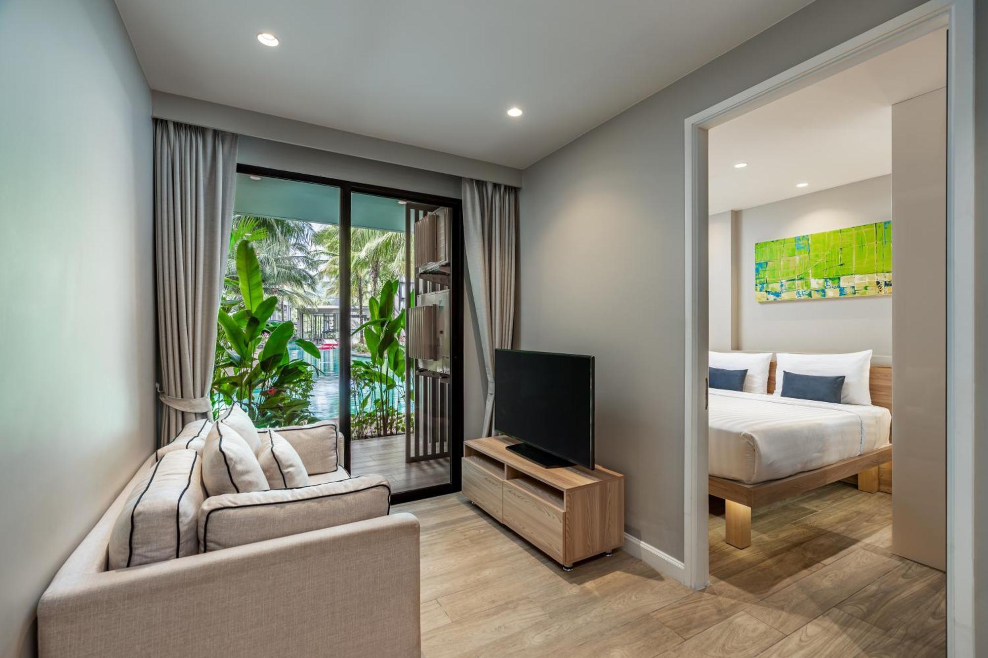 Grand Suite met 2 Slaapkamers en Terras bij Zwembad