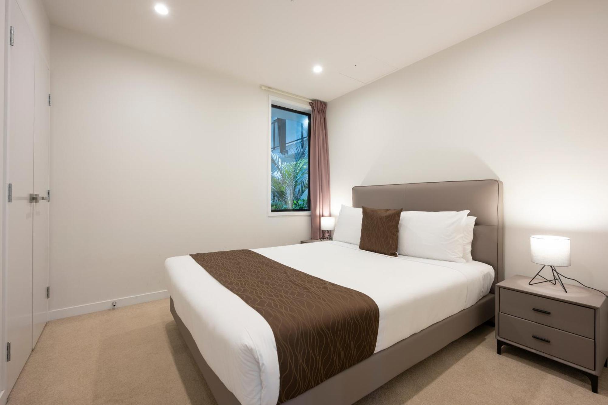 Deluxe One-Bedroom Suite Secured