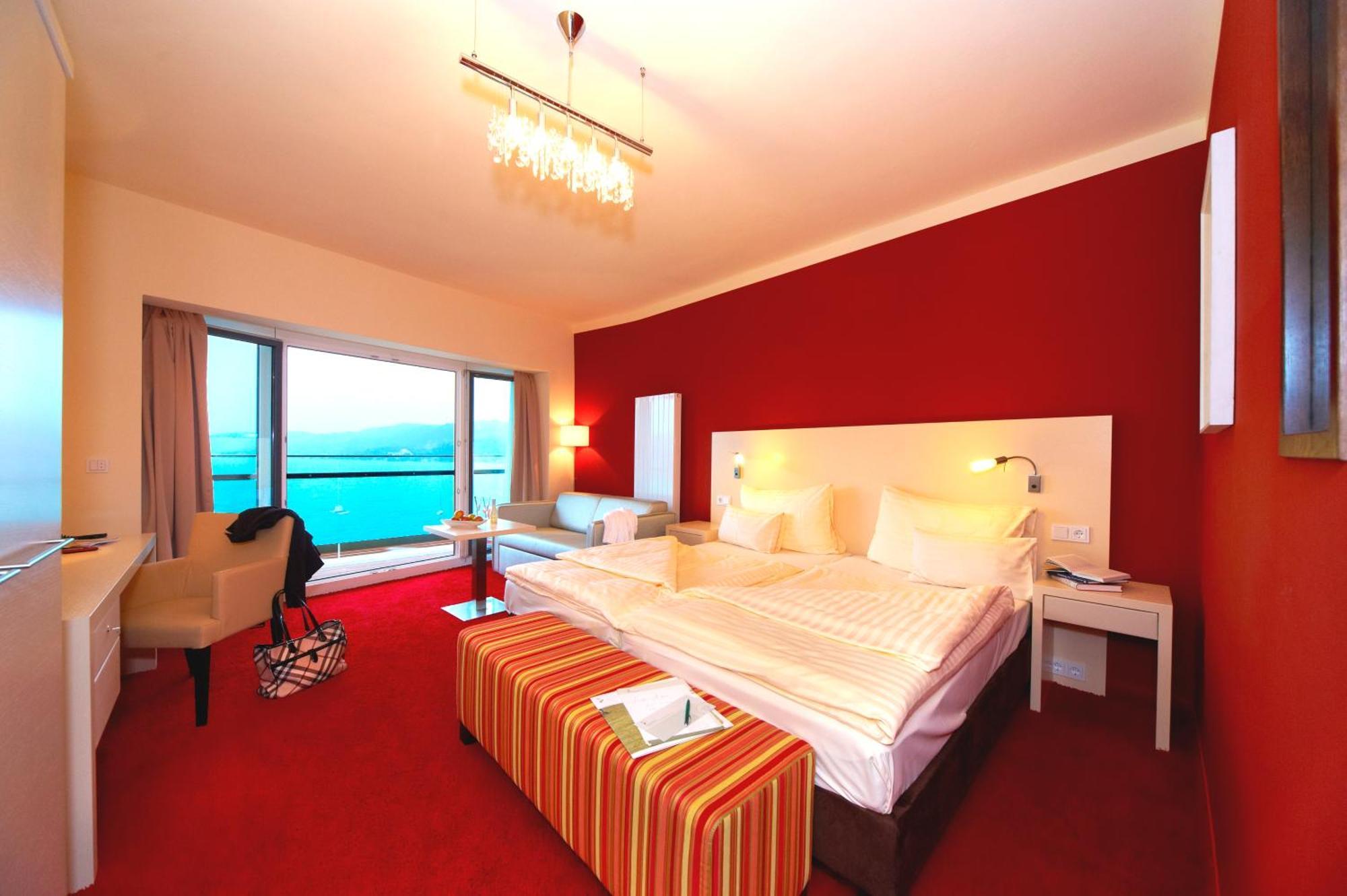 Premium Double Room,76187678:JPEG