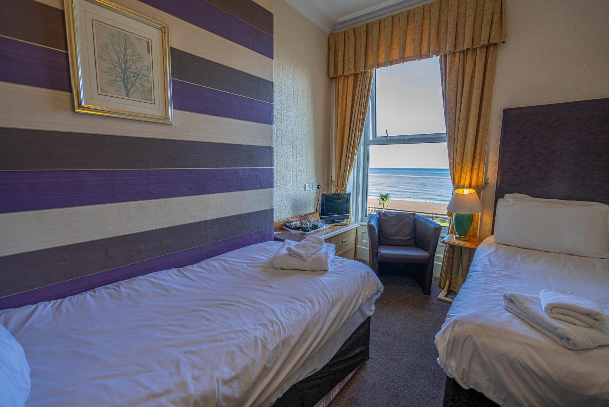 Deluxe Twin Room with Sea View