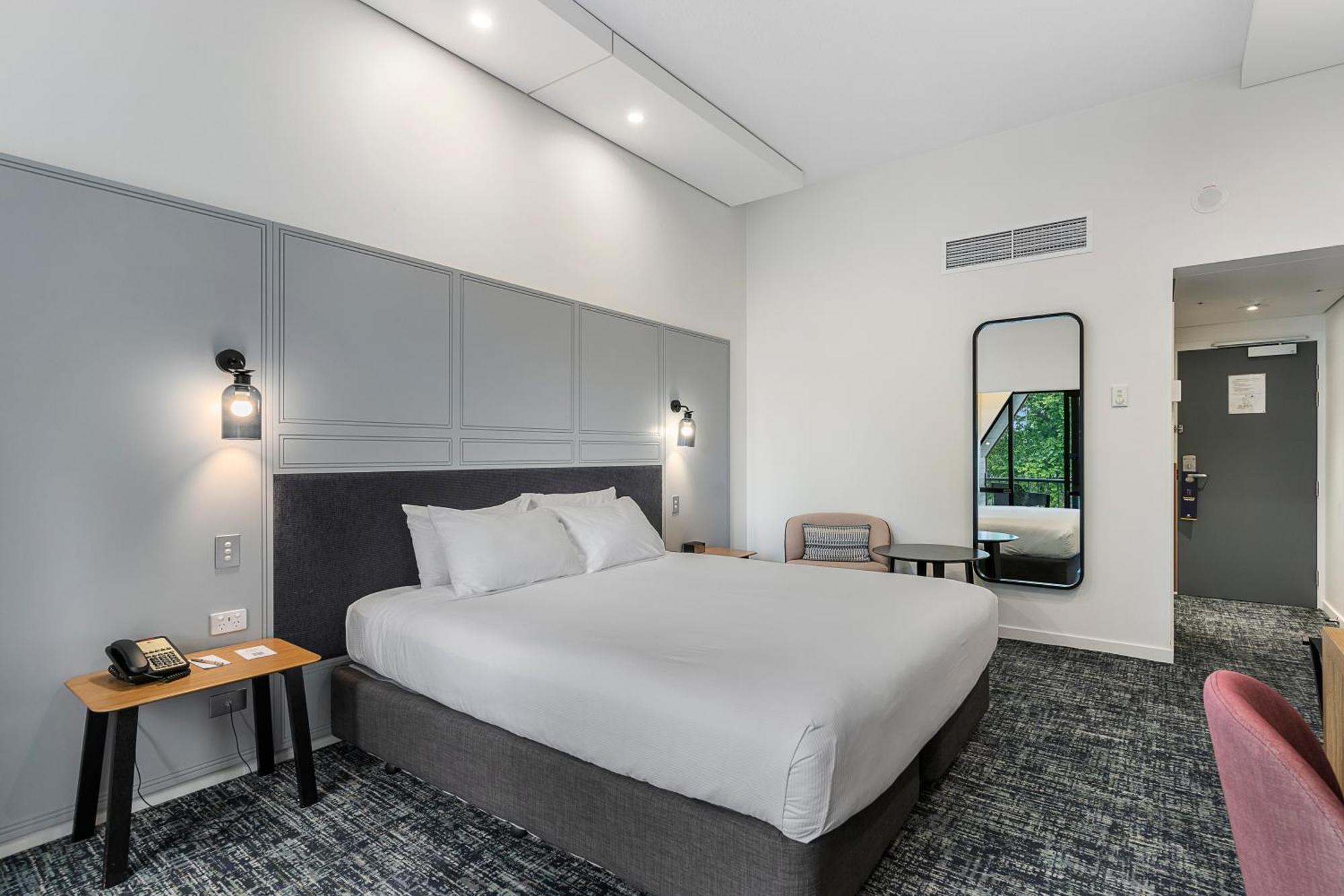 Deluxe King Room with Balcony