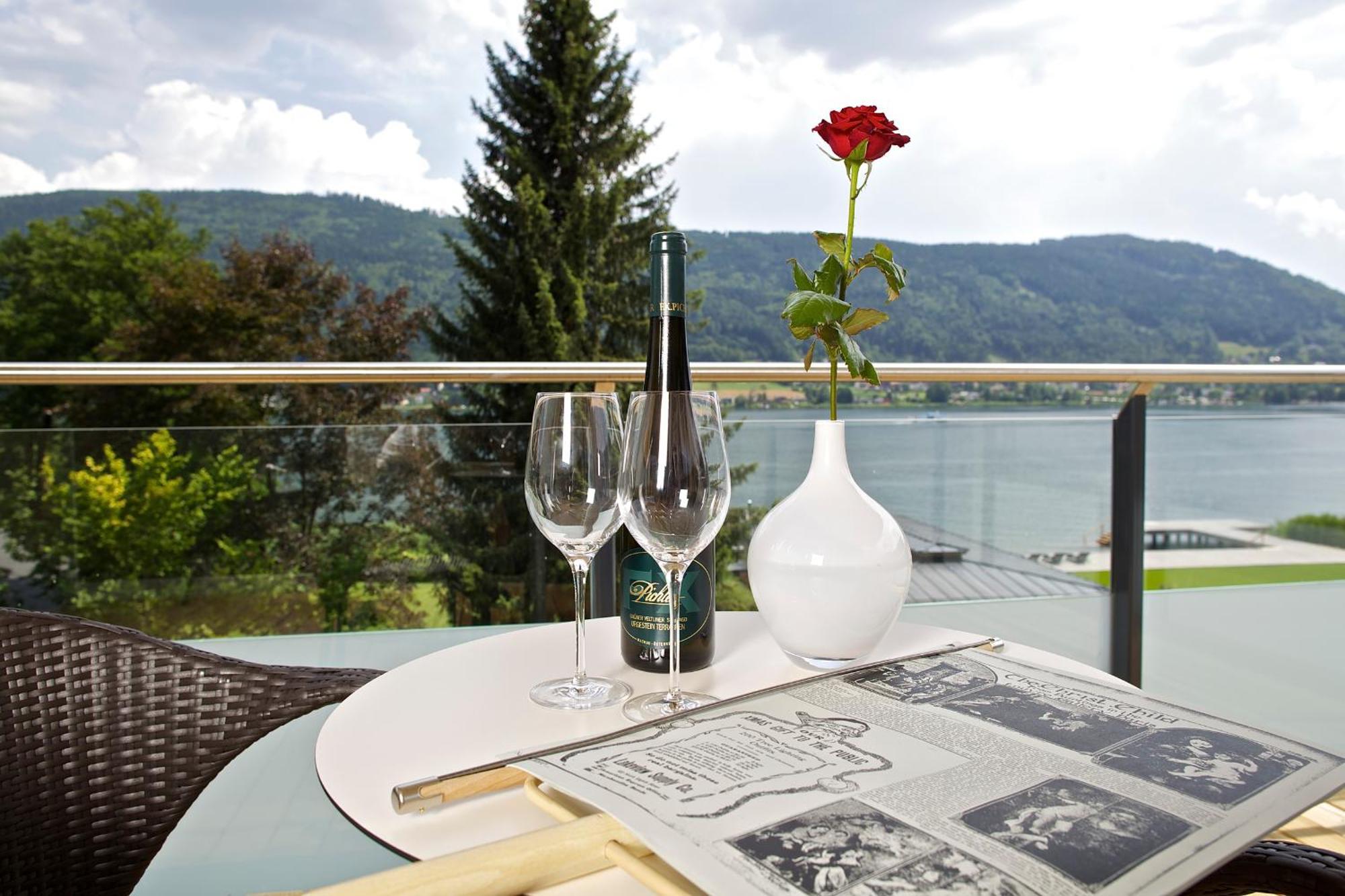 One-Bedroom Apartment Lake View