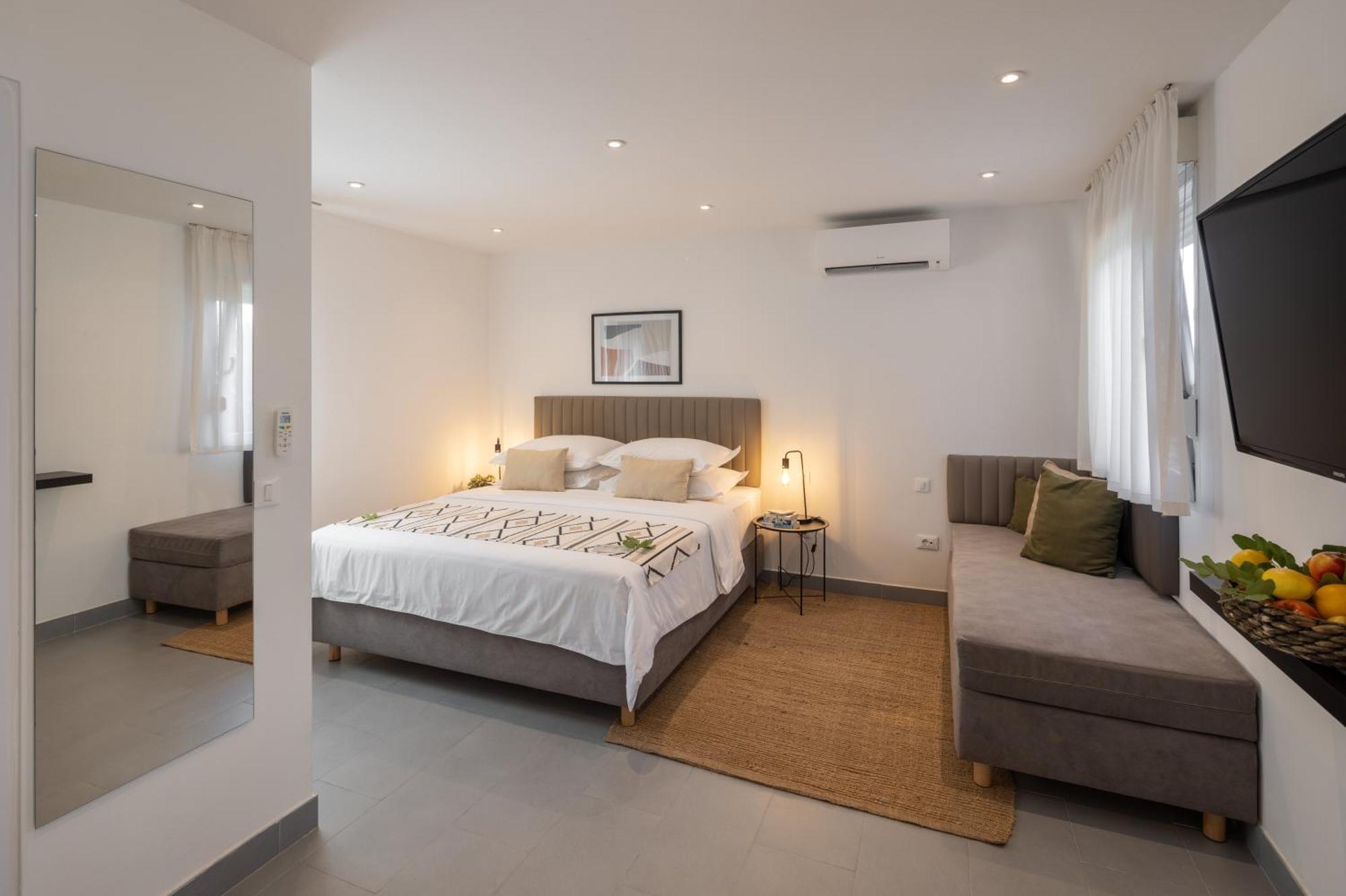 Studio Apartment with Plunge Pool