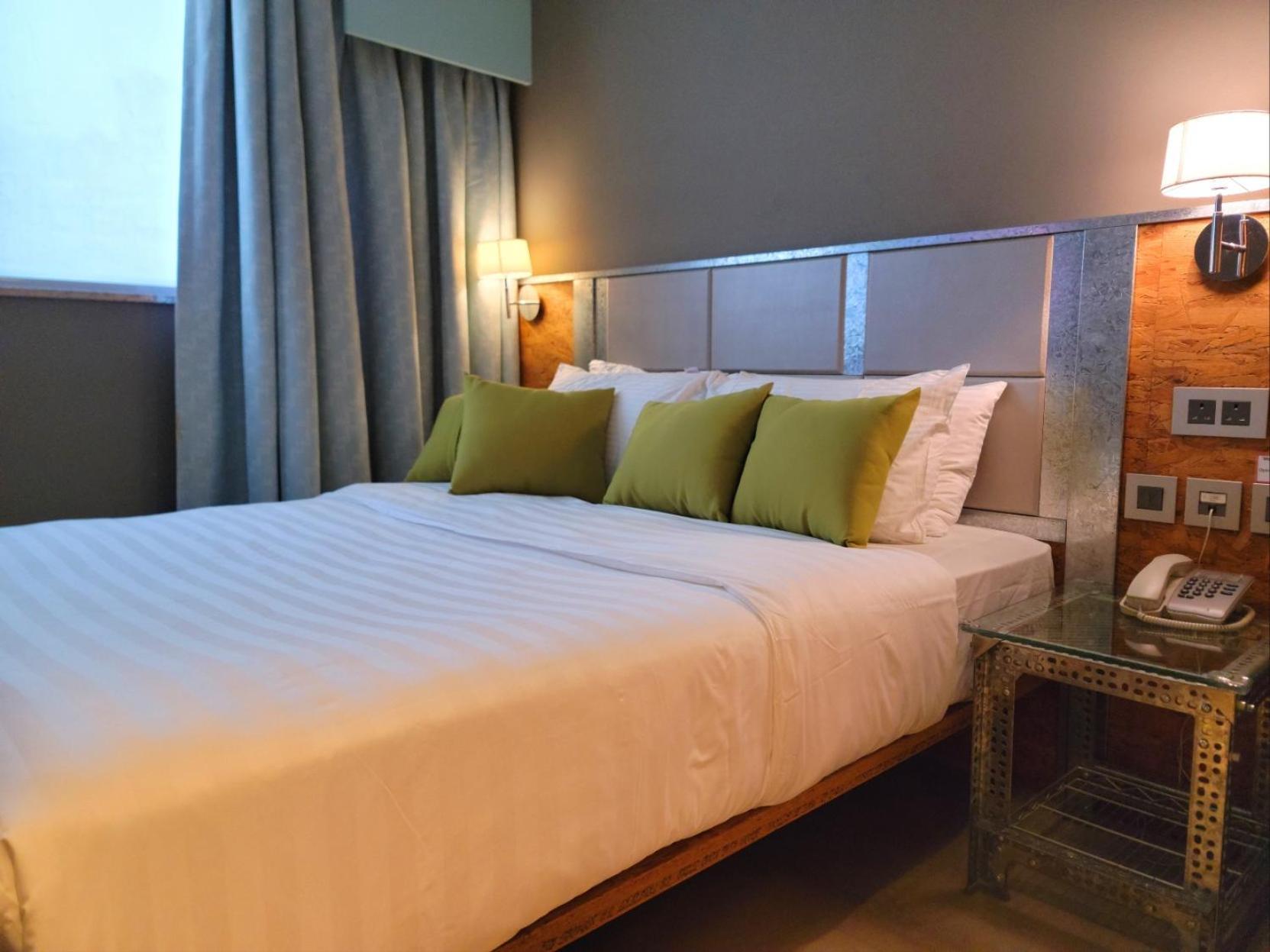 IND Queen Room