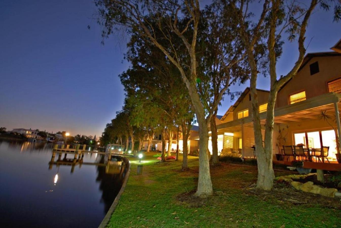 Three-Bedroom Deluxe Waterfront Townhouse