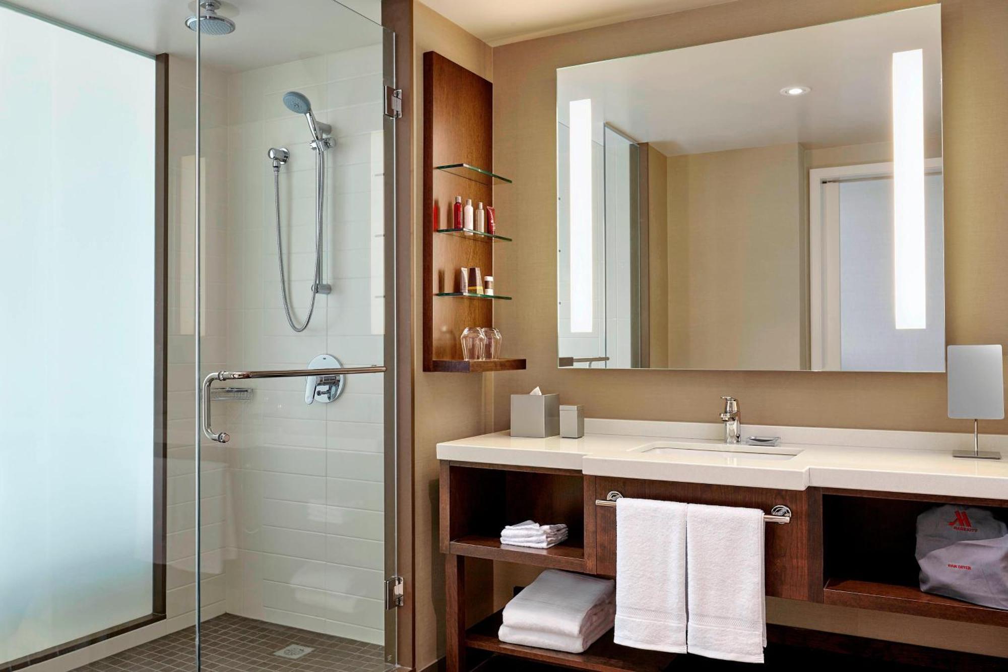 Queen Room Two Queen Beds Concierge Level