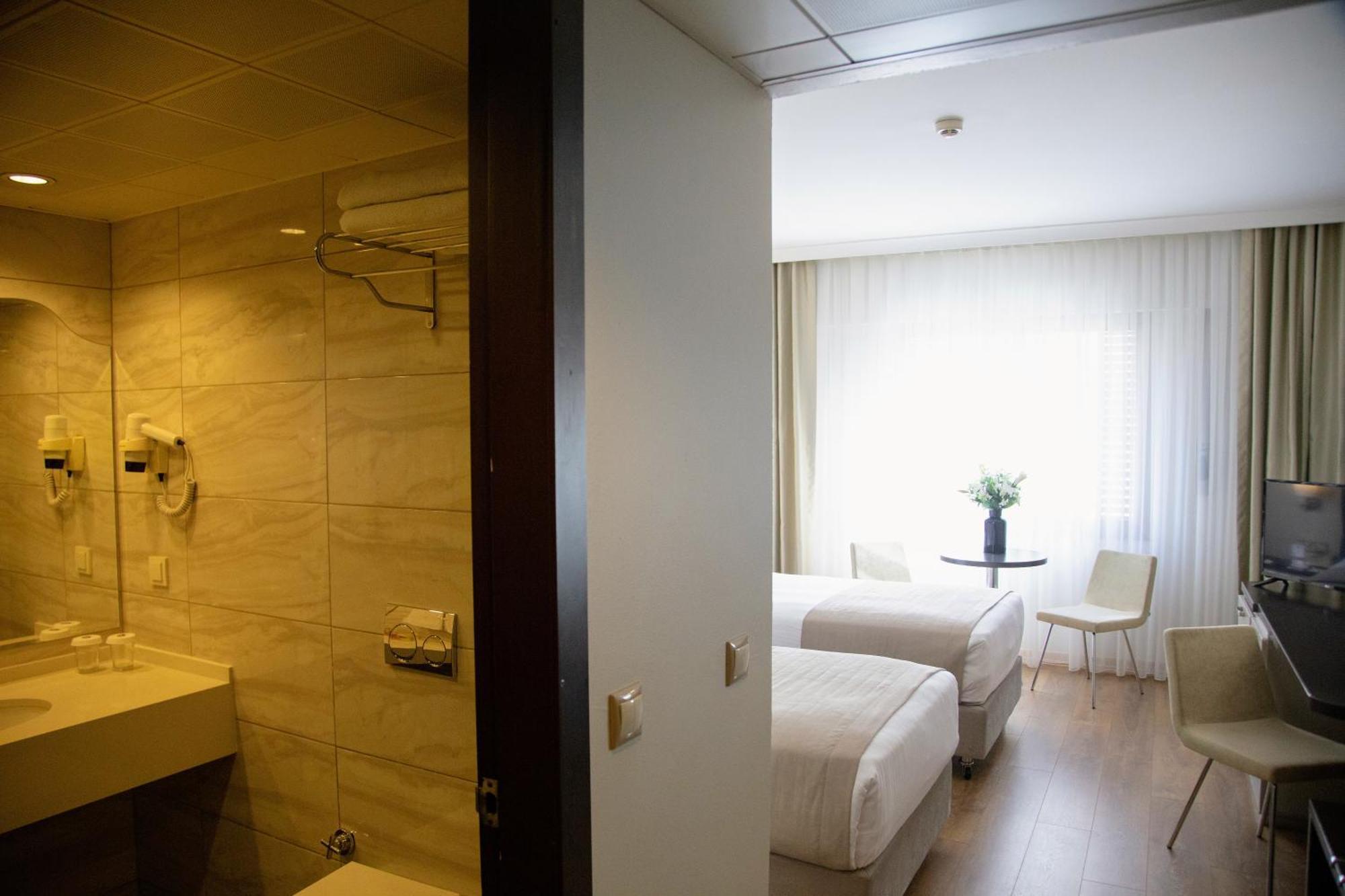 Standard Room,1548619969:JPEG
