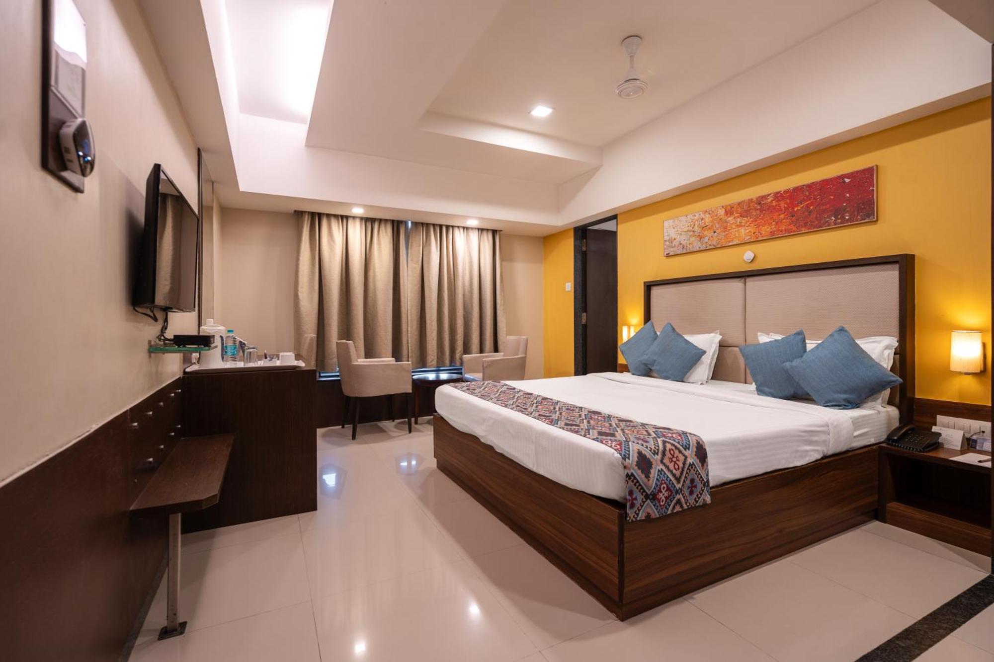 Deluxe Double Room (Festive Offer 10% off on F&B and Laundry service - 12th Sept to 30th Sept 2026 and 17th Oct to 15th Nov 2026)