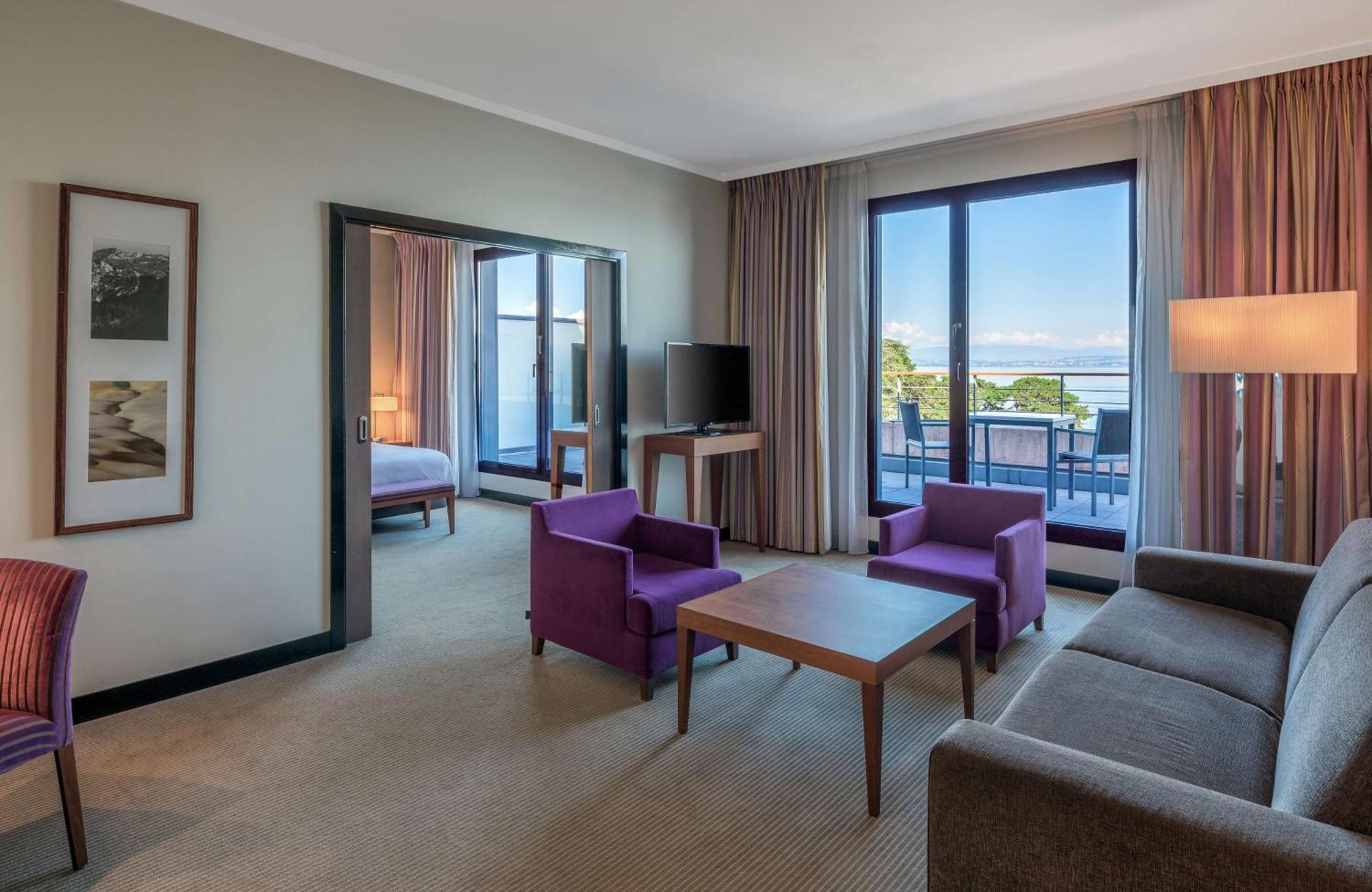 Executive King Suite,1548831052:JPEG
