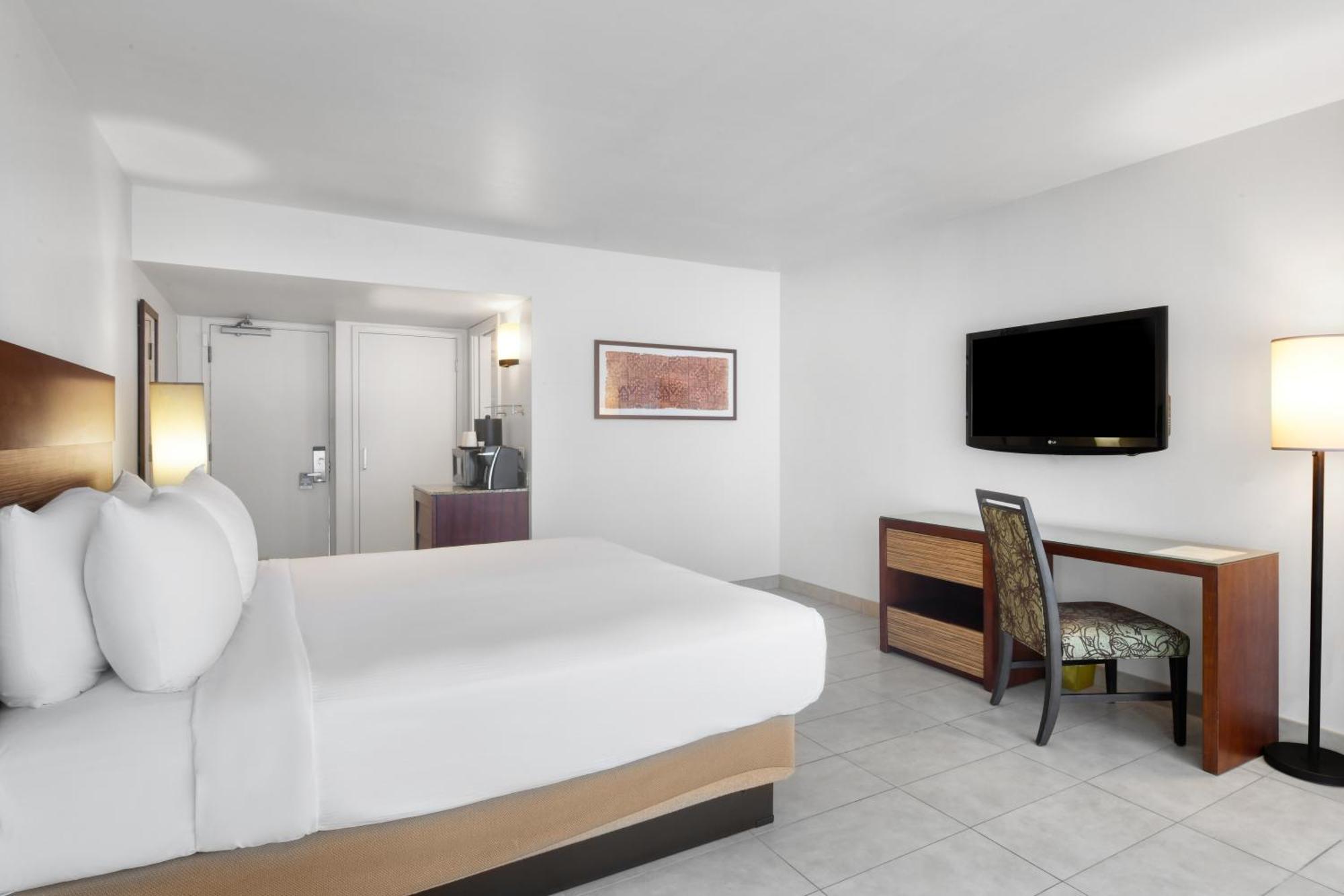 King Room Pool View
