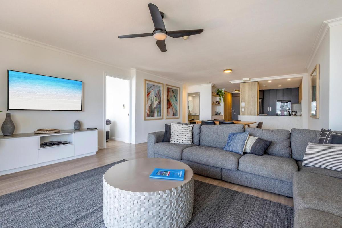 Three-Bedroom Executive Apartment Ocean Views