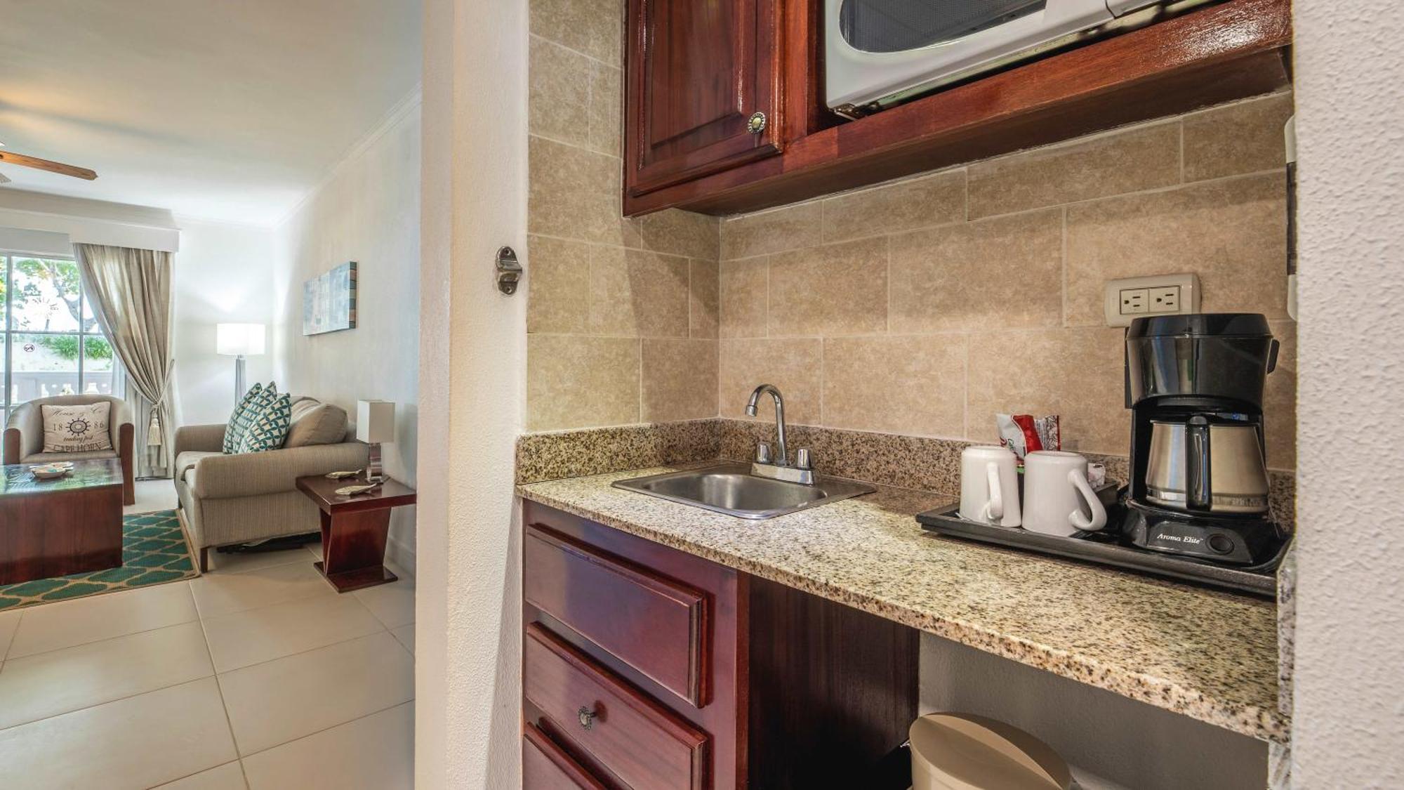 Suites familiares con vistas al jardín