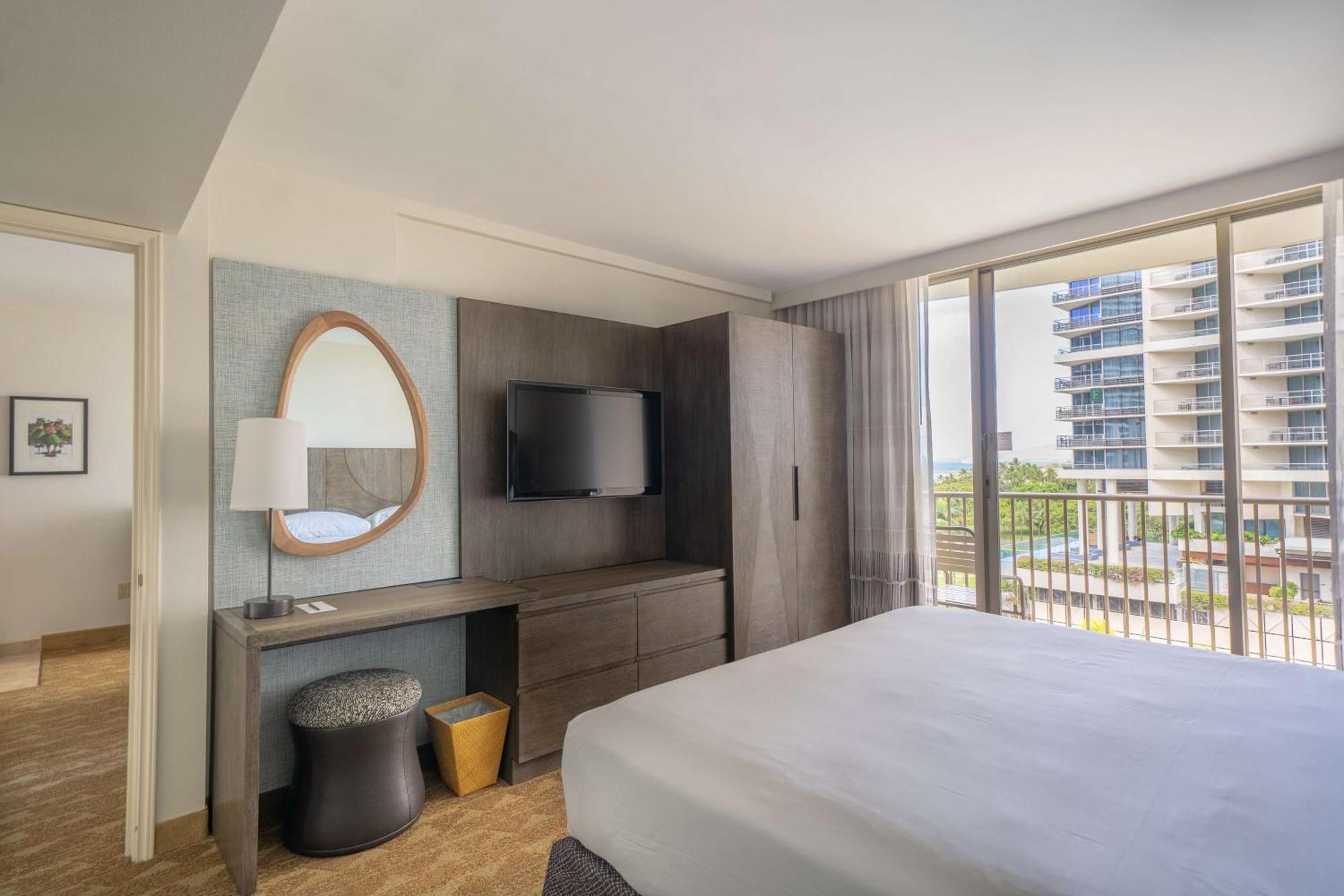 King Suite Partial Ocean View