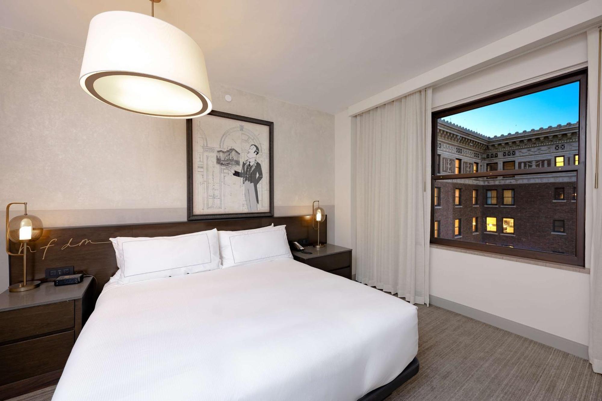 Corner King Room