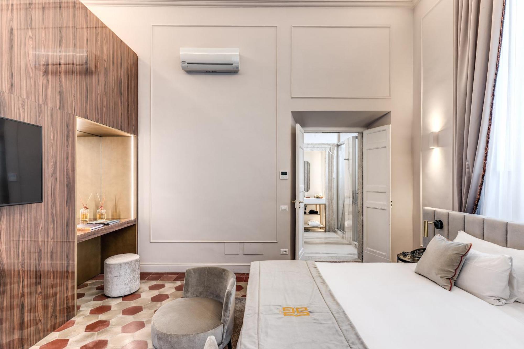 Deluxe King Suite