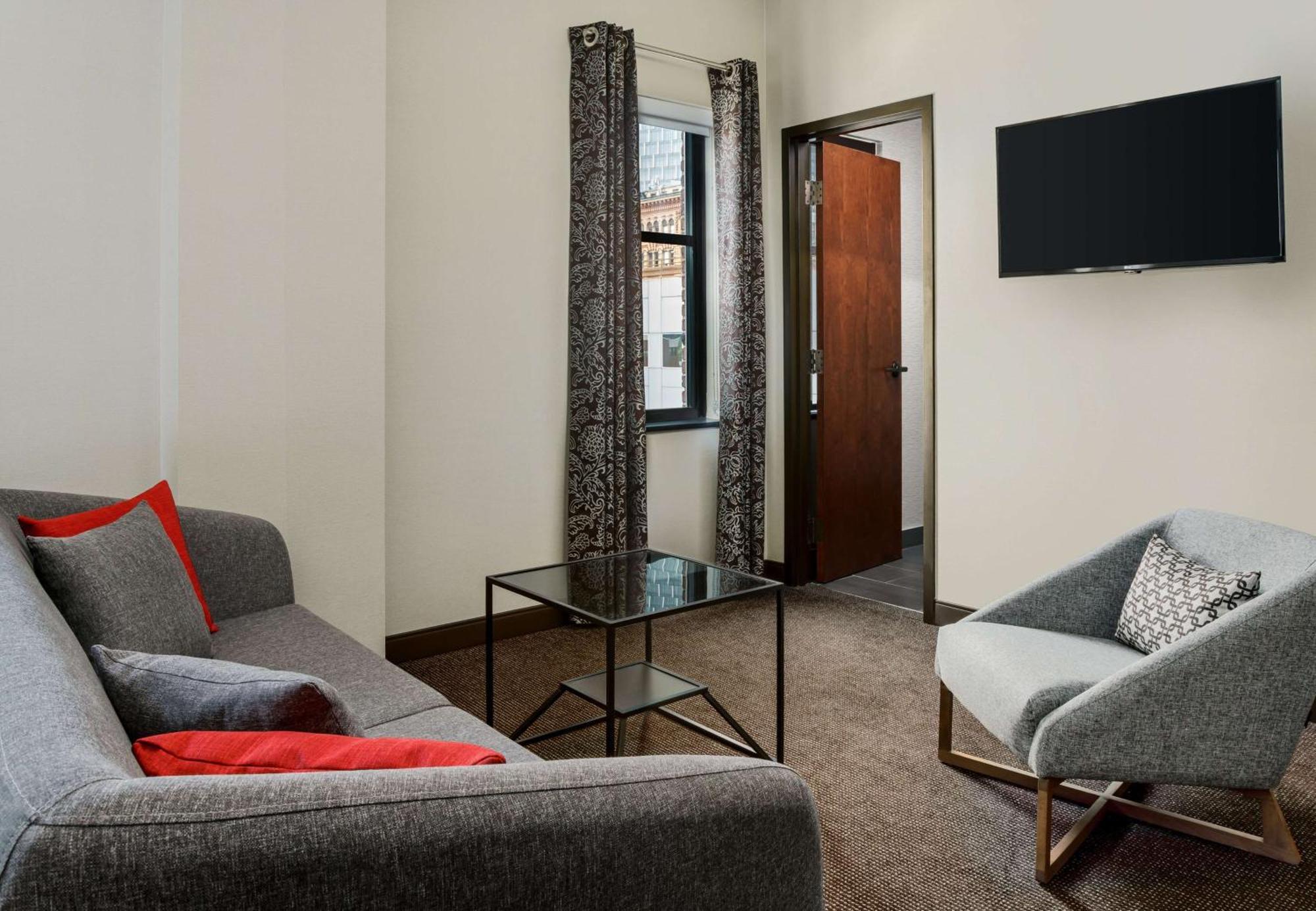 Junior King Suite with Seating Area