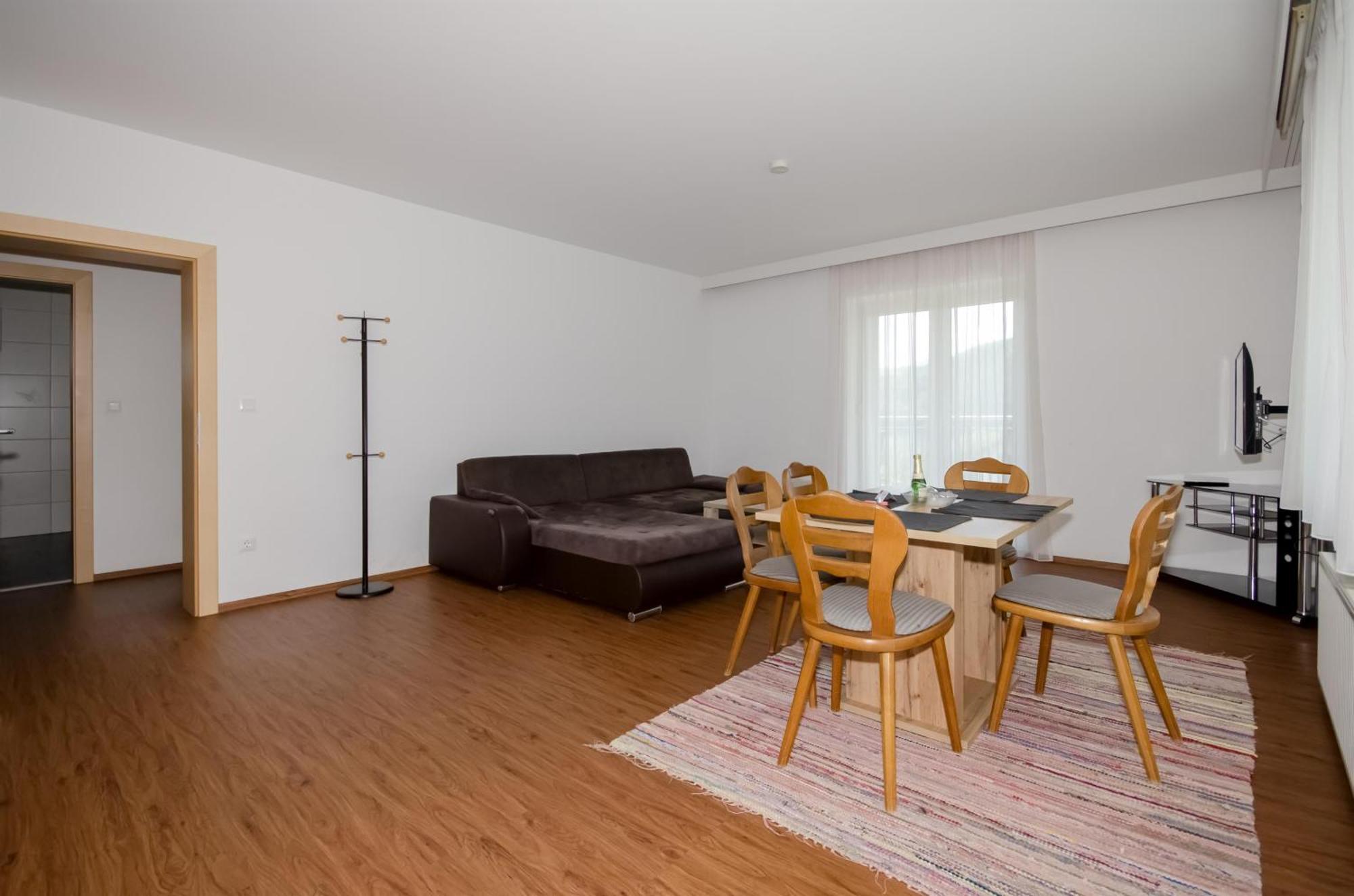 Apartment mit 2 Schlafzimmern und Blick auf das Wasser