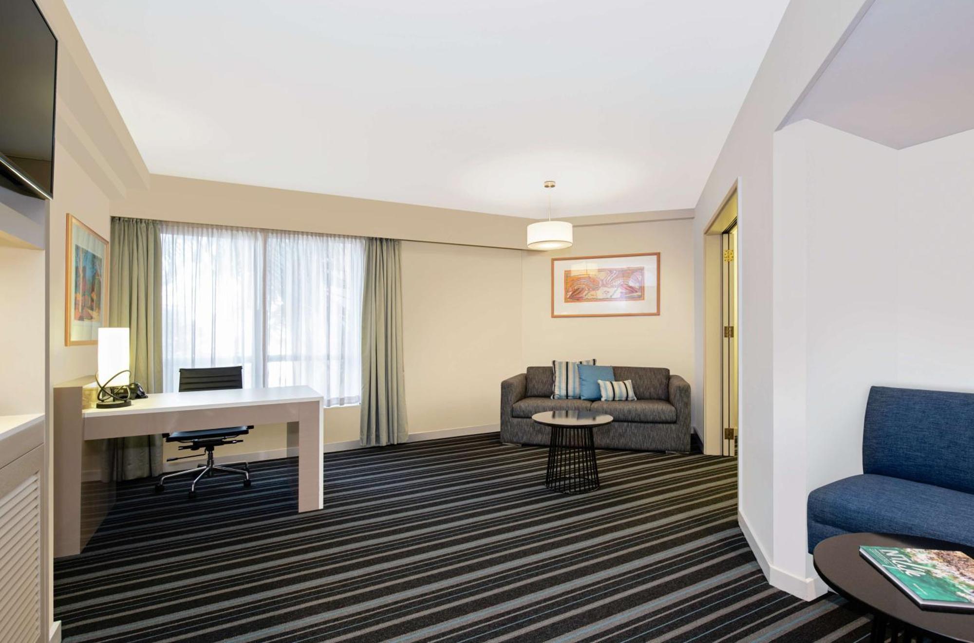 One-Bedroom King Suite