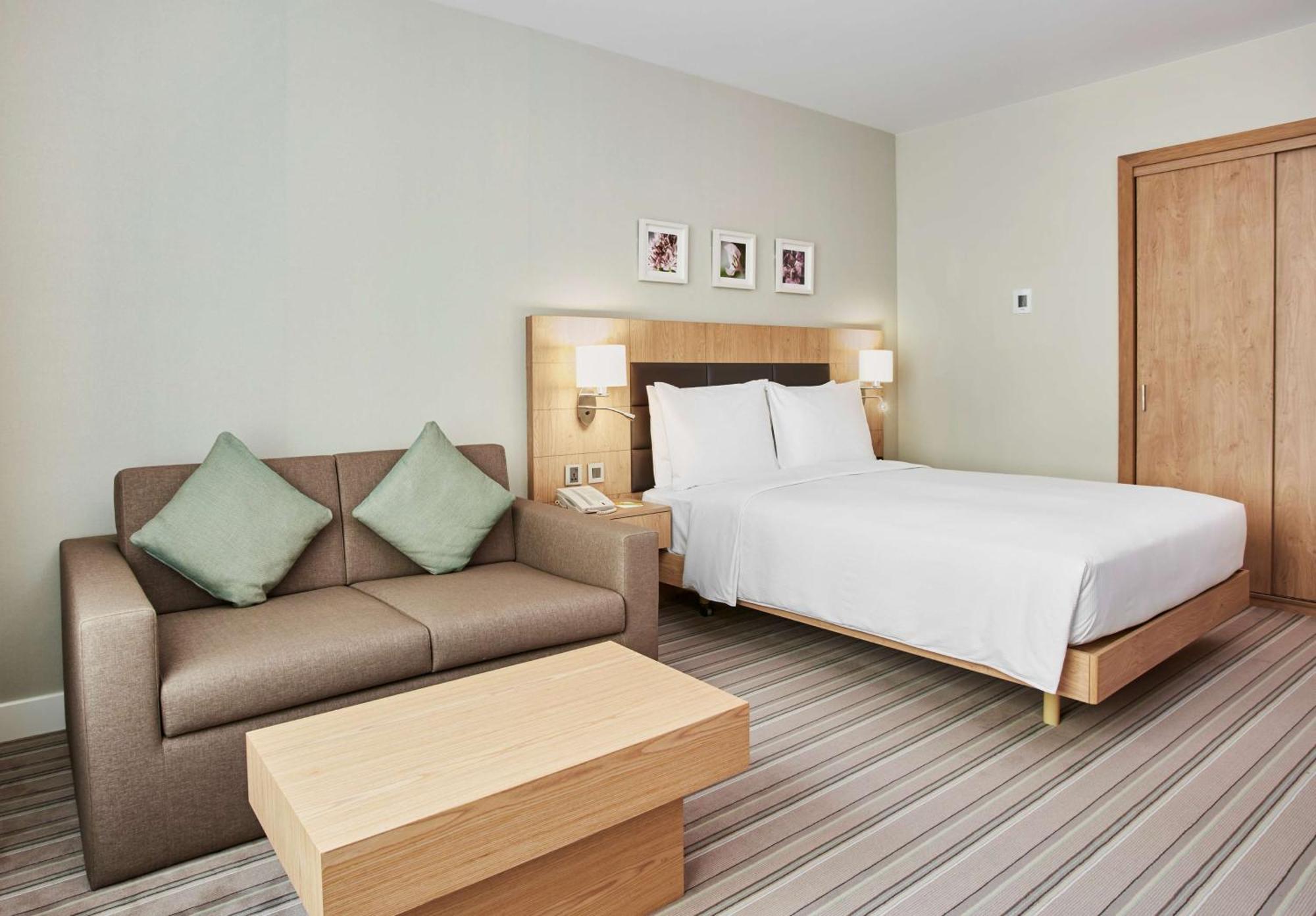 Queen Room,1552683043:JPEG