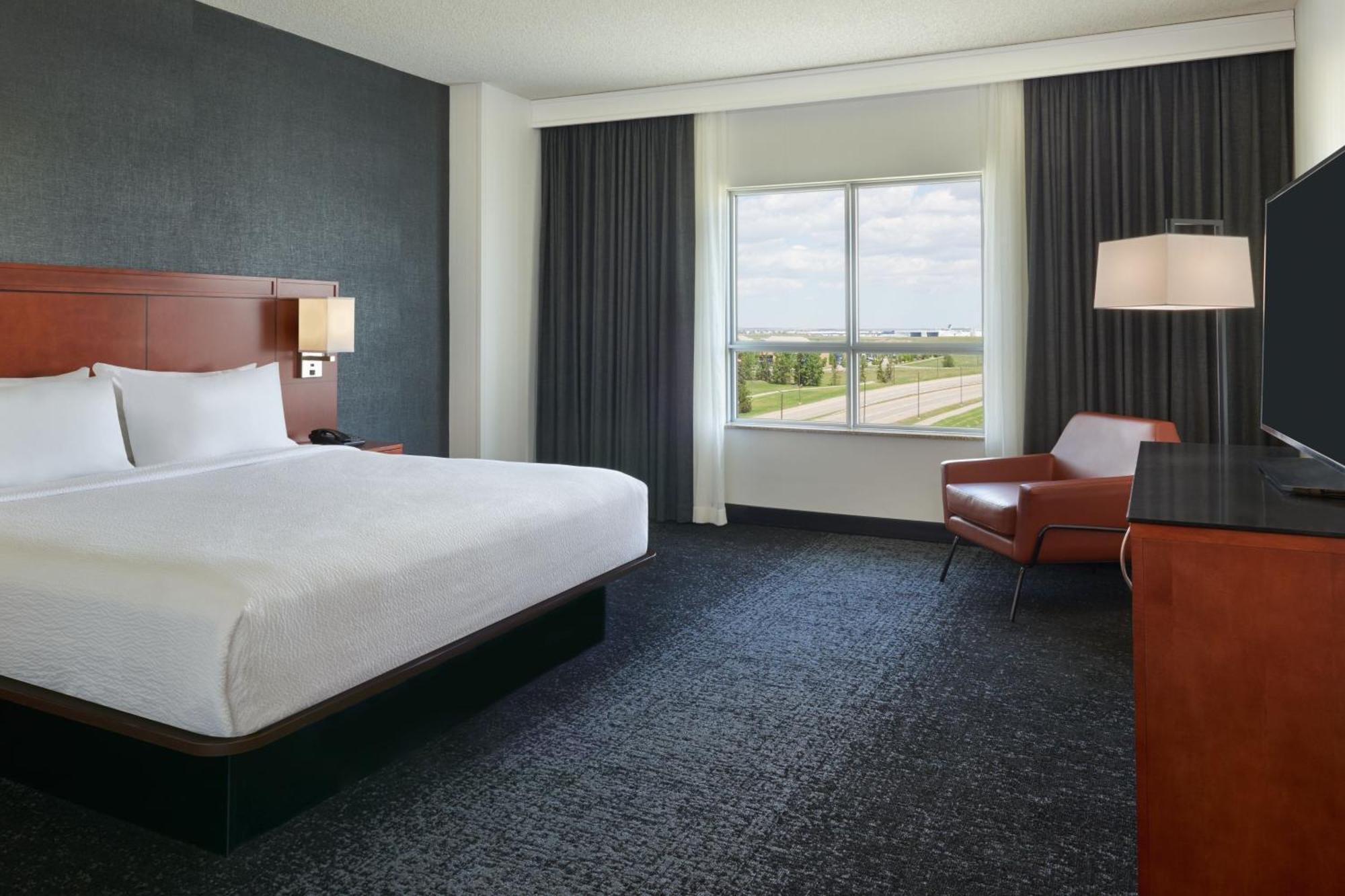 One-Bedroom King Suite