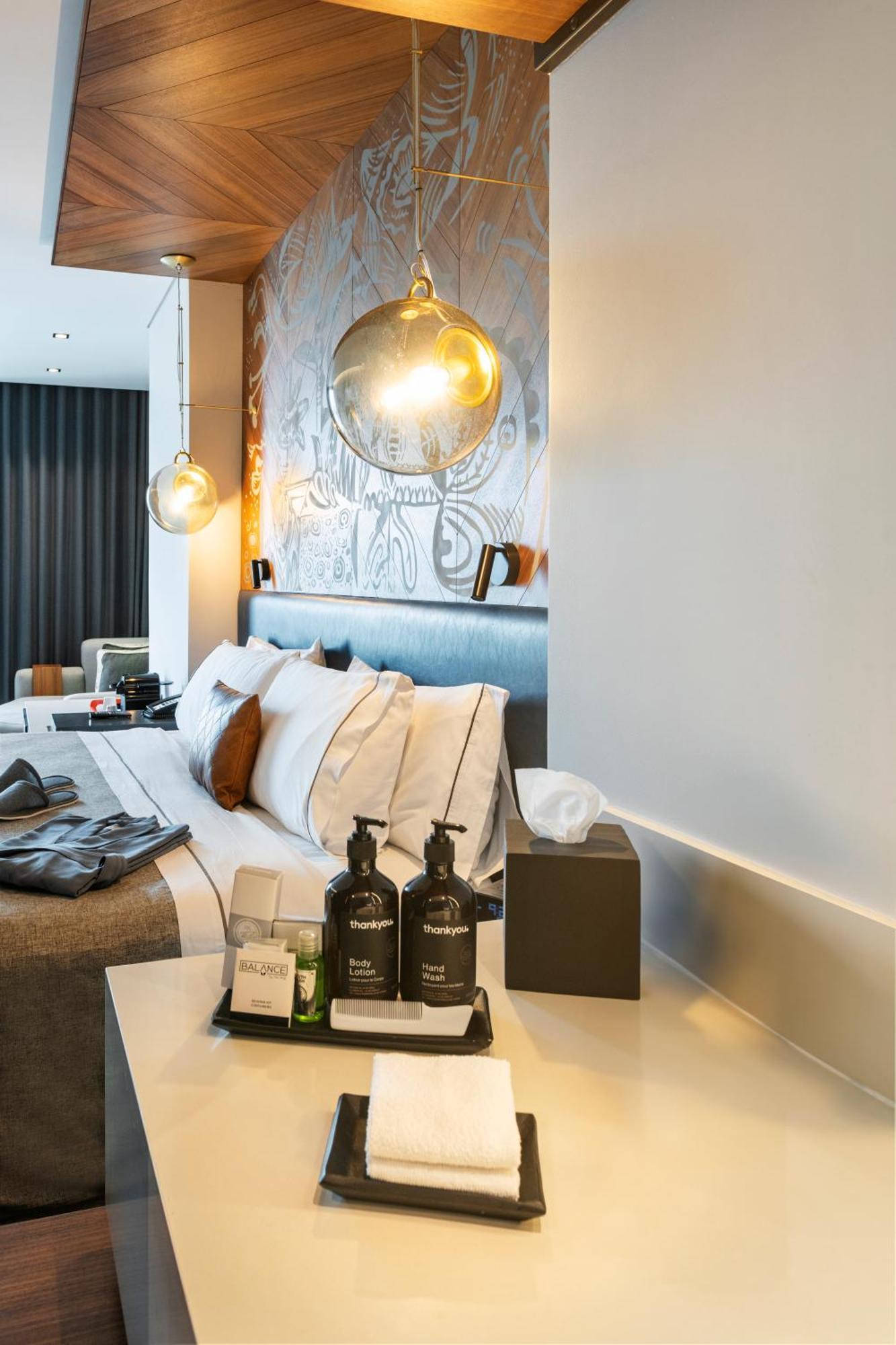 Premium King Room with Lake View High Floor