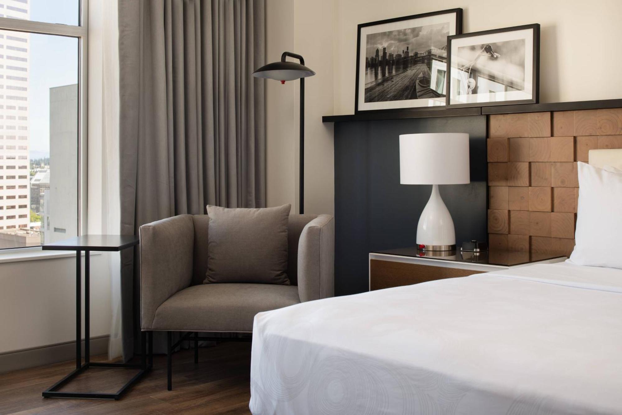 Club King Room with Lounge Access