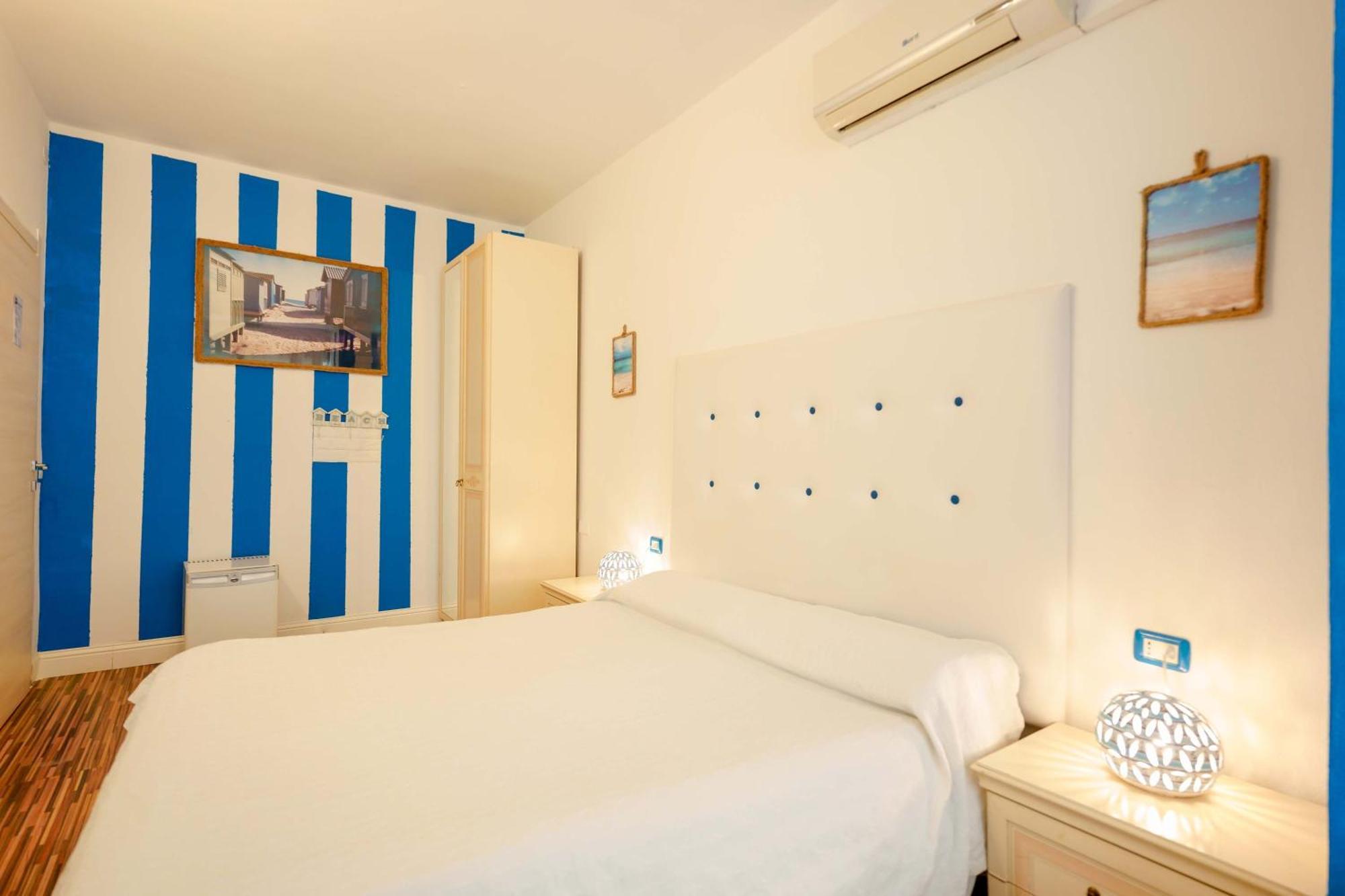 Deluxe Room,1553582764:JPEG