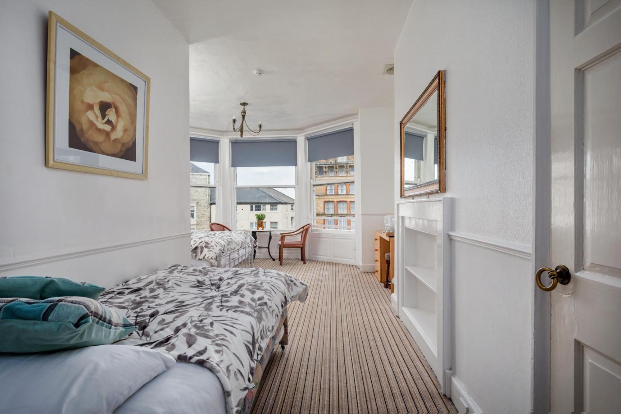 Family Room with Sea View