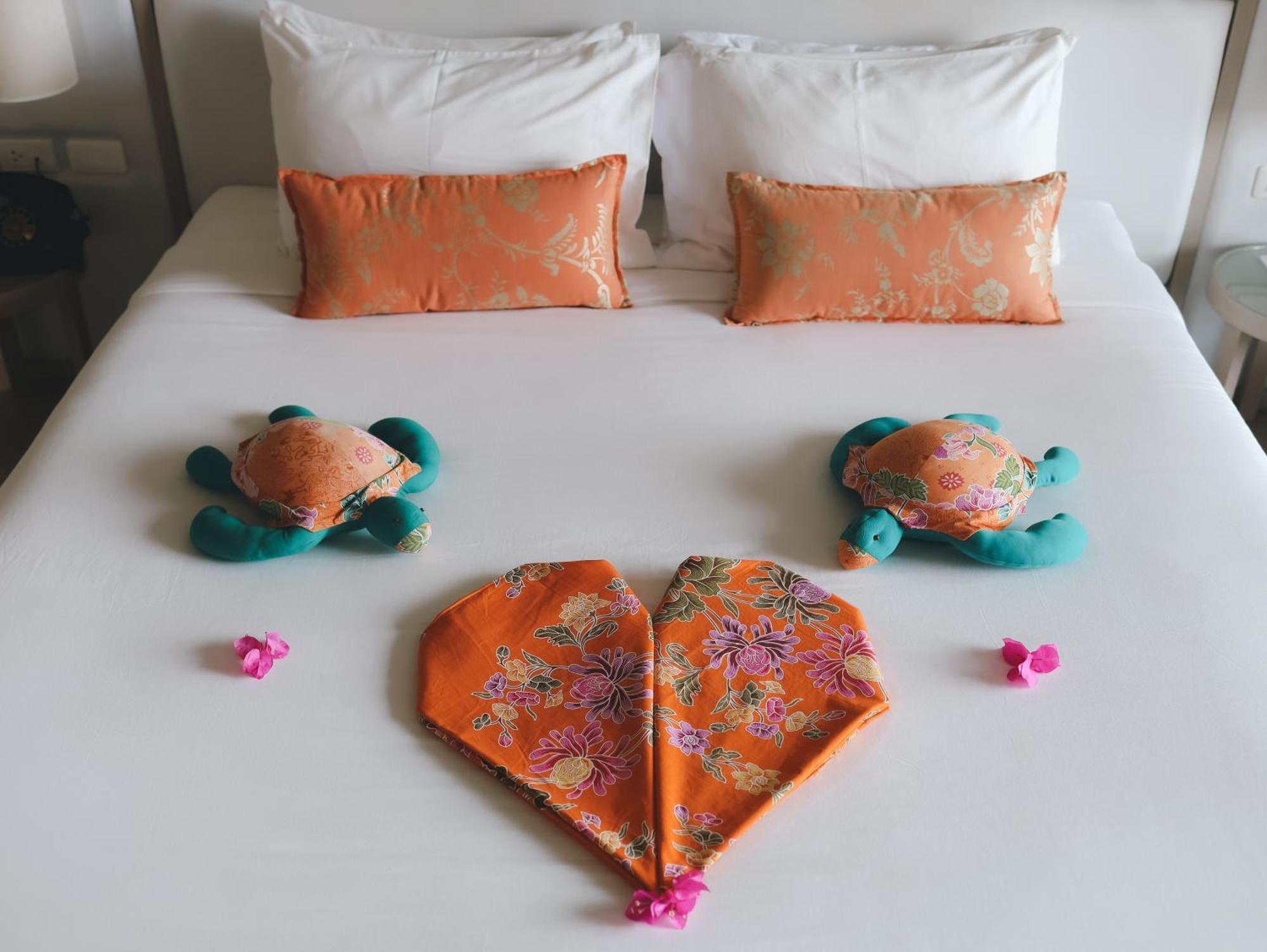 Deluxe Double Room with Pool View