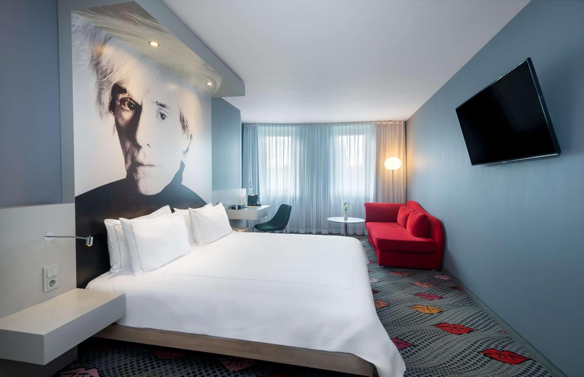 Executive King Room Courtyard View