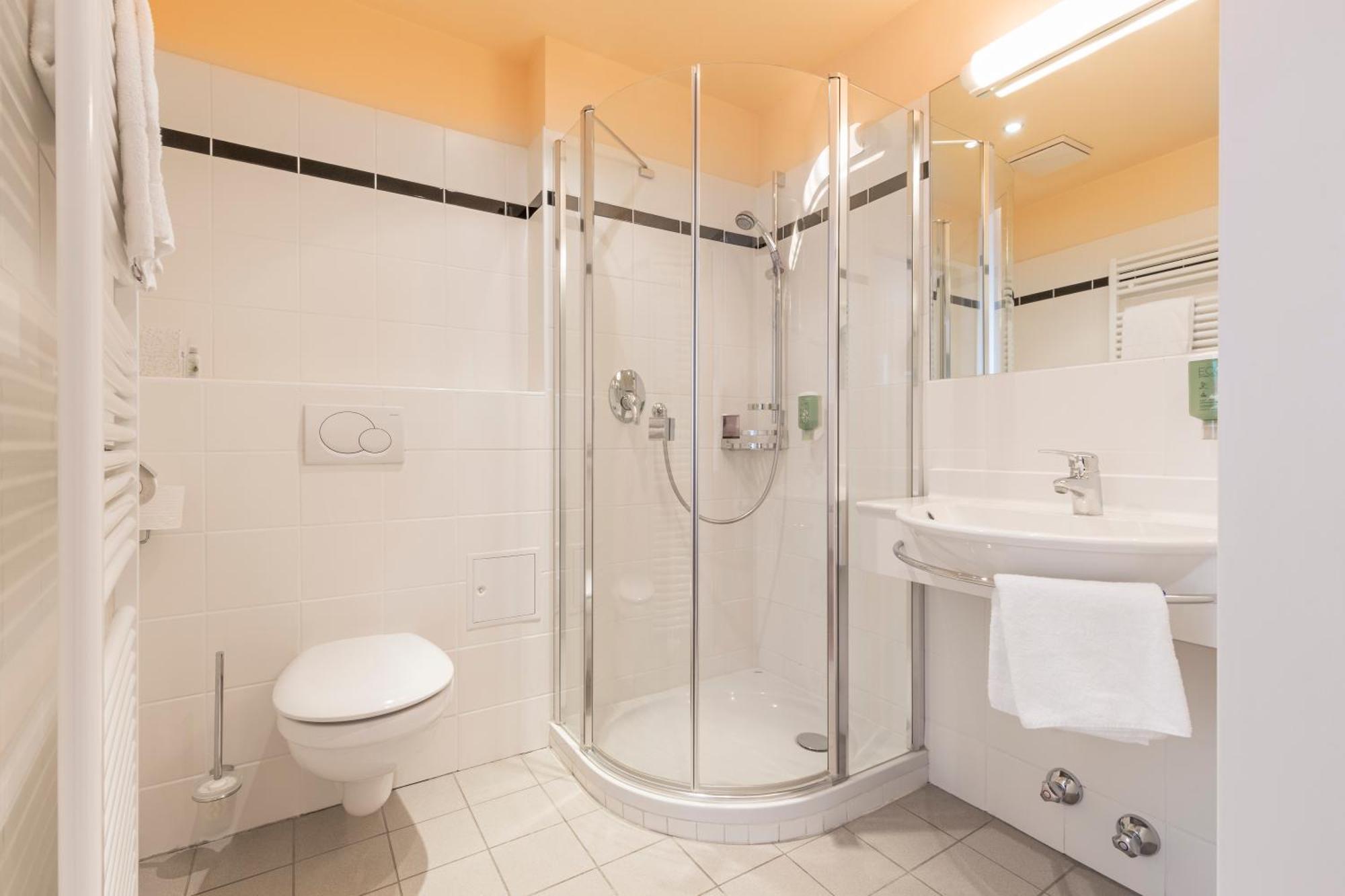 Triple Room,766480150:JPEG