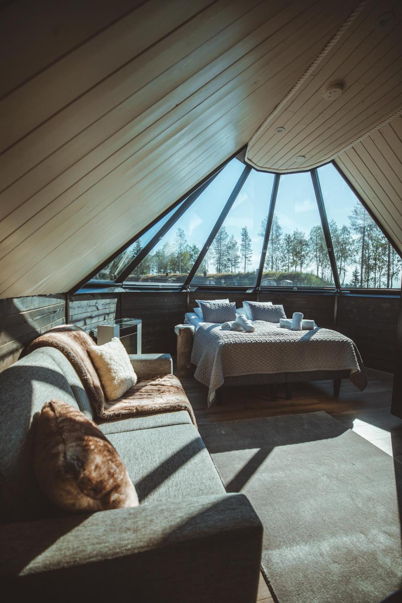 Aurora Cabin Queen